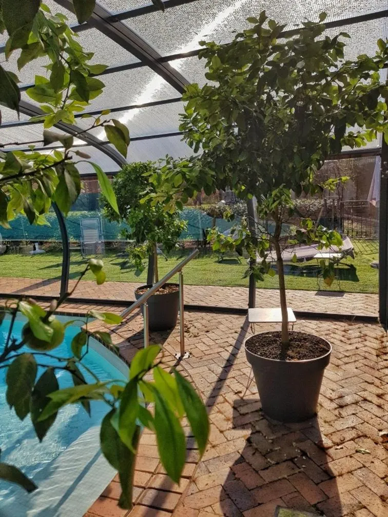 ORANGERIE de CHATEL-Selection FIGARO & ELLE Magazine