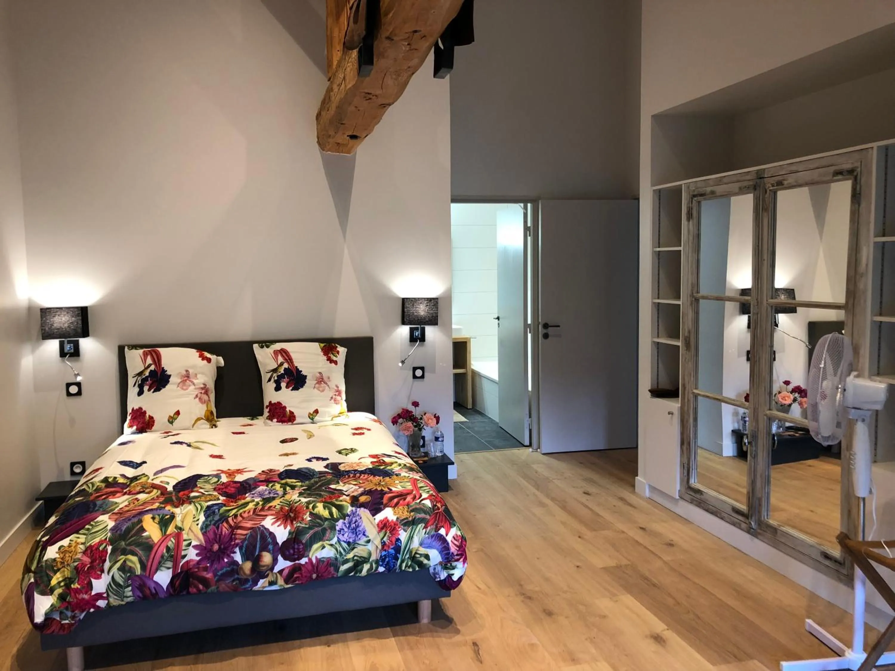 Bed in ORANGERIE de CHATEL-Selection FIGARO & ELLE Magazine