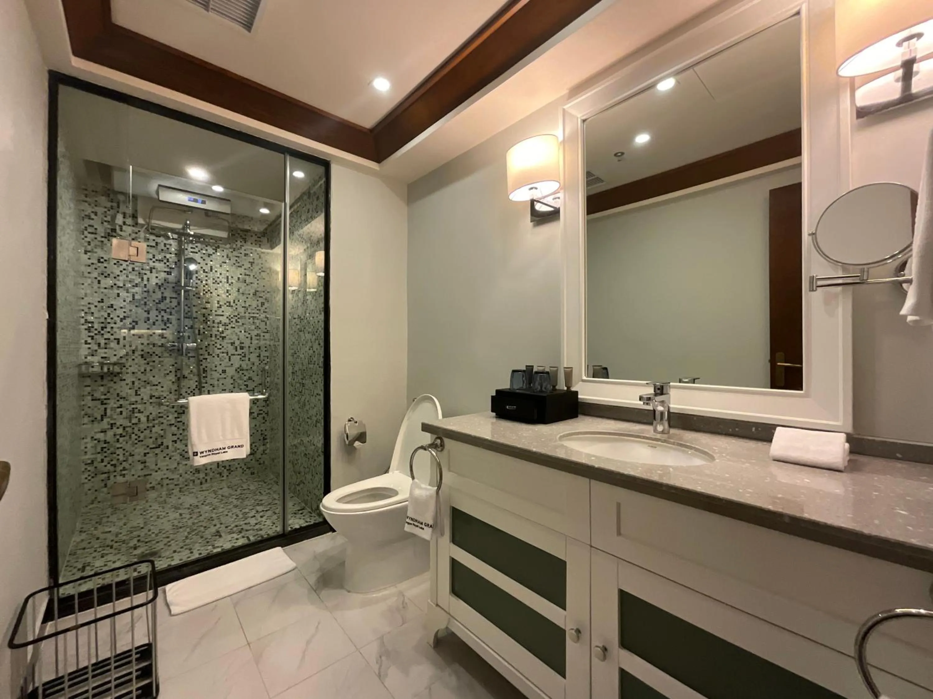 Shower in Kantharyar Serviced Apartment