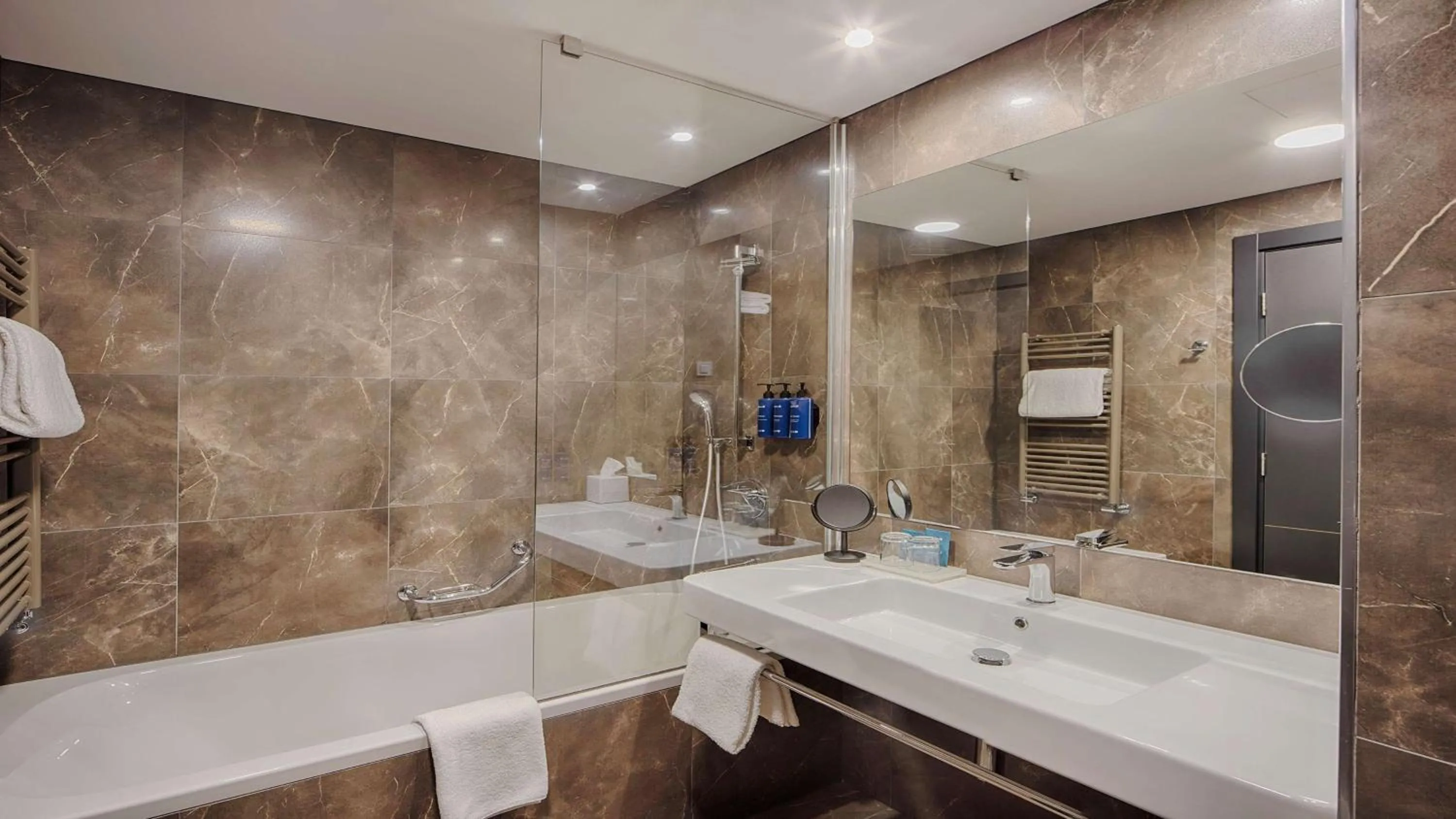 Bathroom in Radisson Blu Plaza Hotel Ljubljana