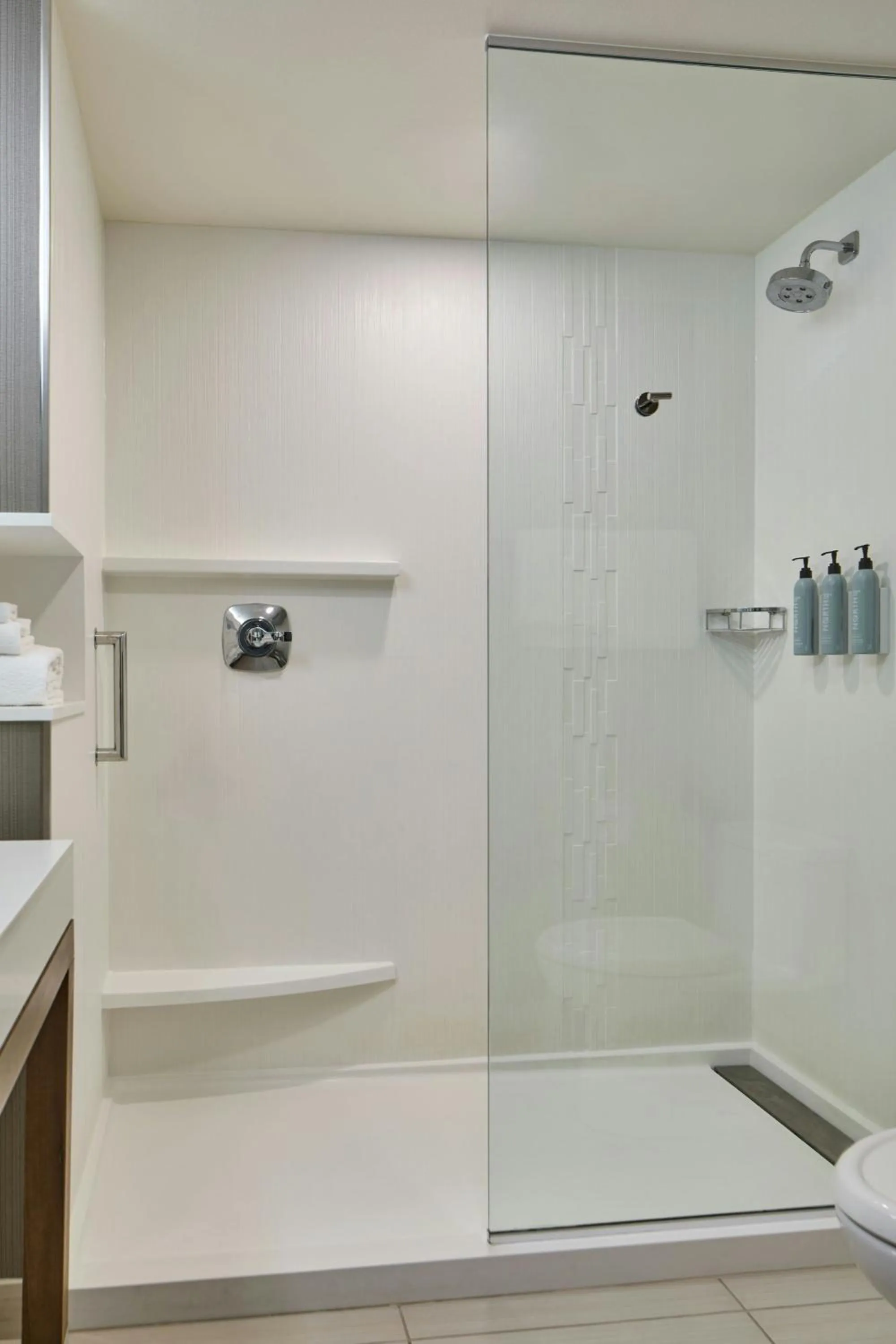 Bathroom in Courtyard by Marriott Albany Troy/Waterfront