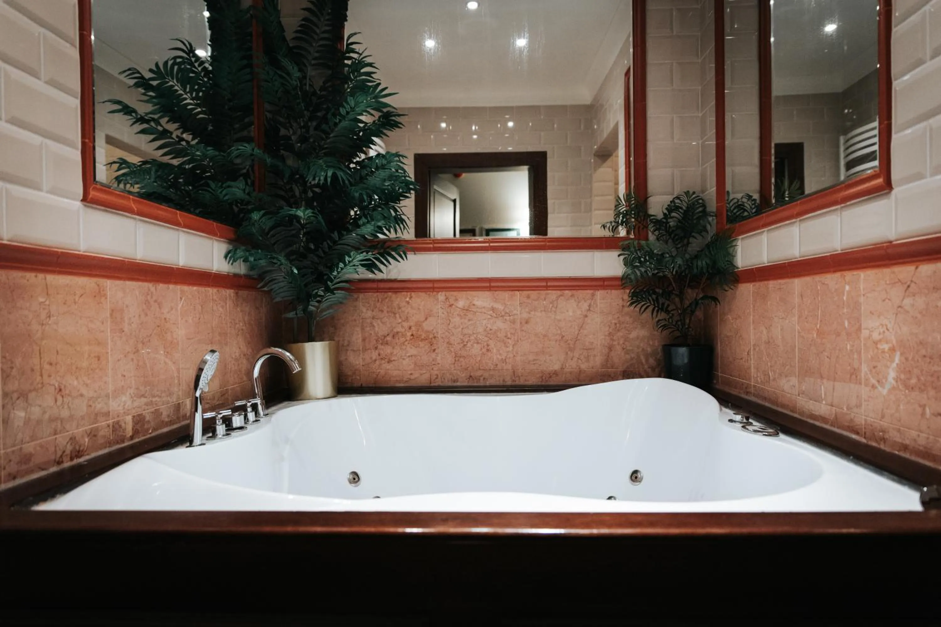 Hot Tub in Dwór Sieraków