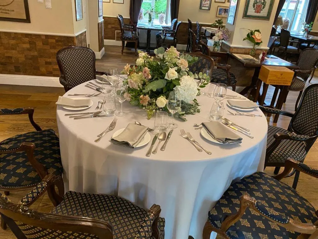 Restaurant/places to eat in Dwór Sieraków