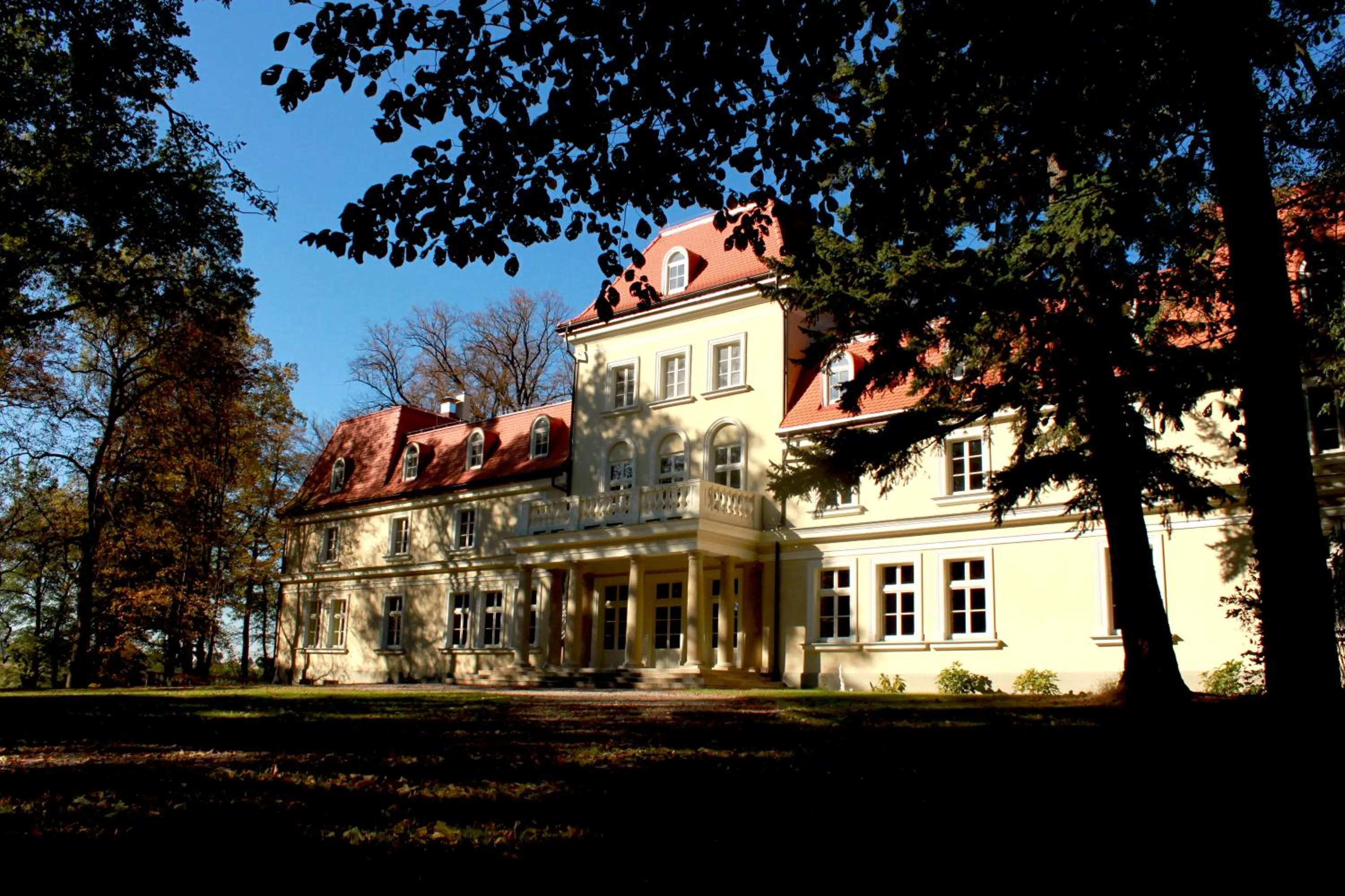 Facade/entrance in Dwór Sieraków