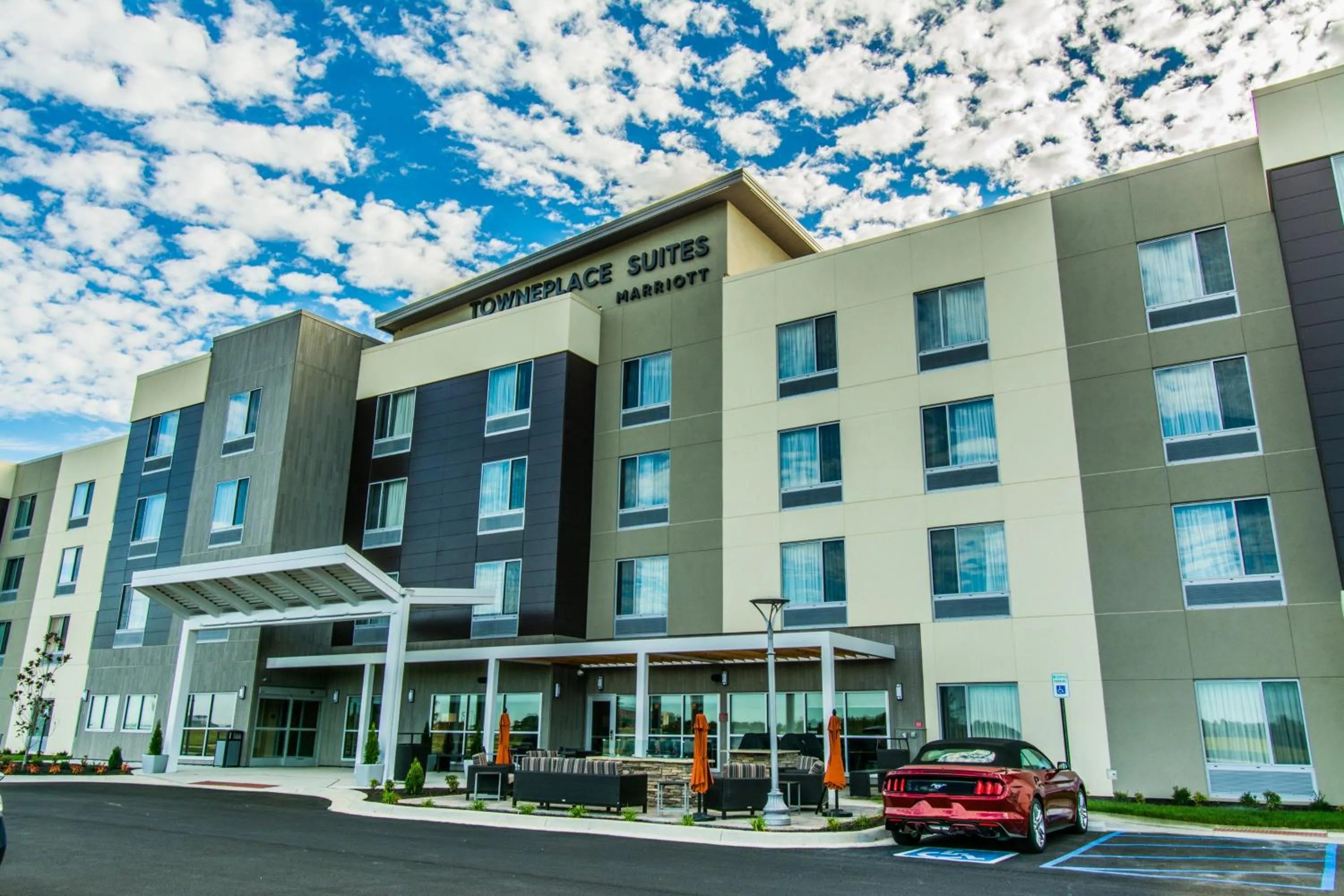 Property building in TownePlace Suites by Marriott Evansville Newburgh