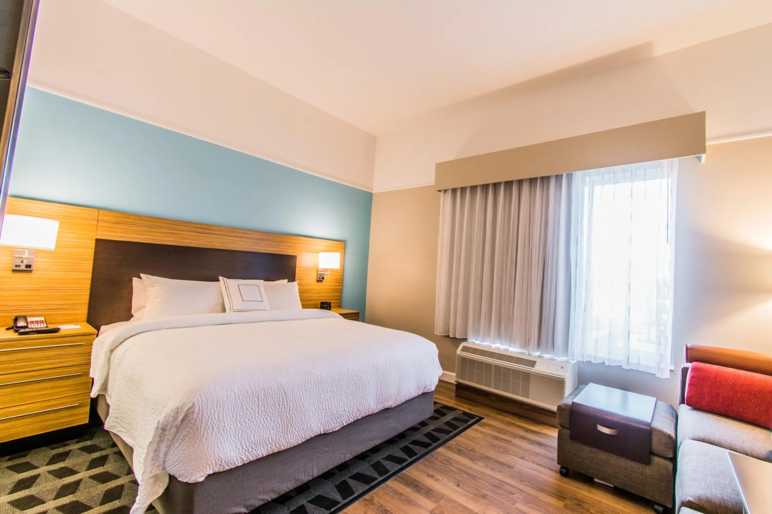 Property building, Bed in TownePlace Suites by Marriott Evansville Newburgh