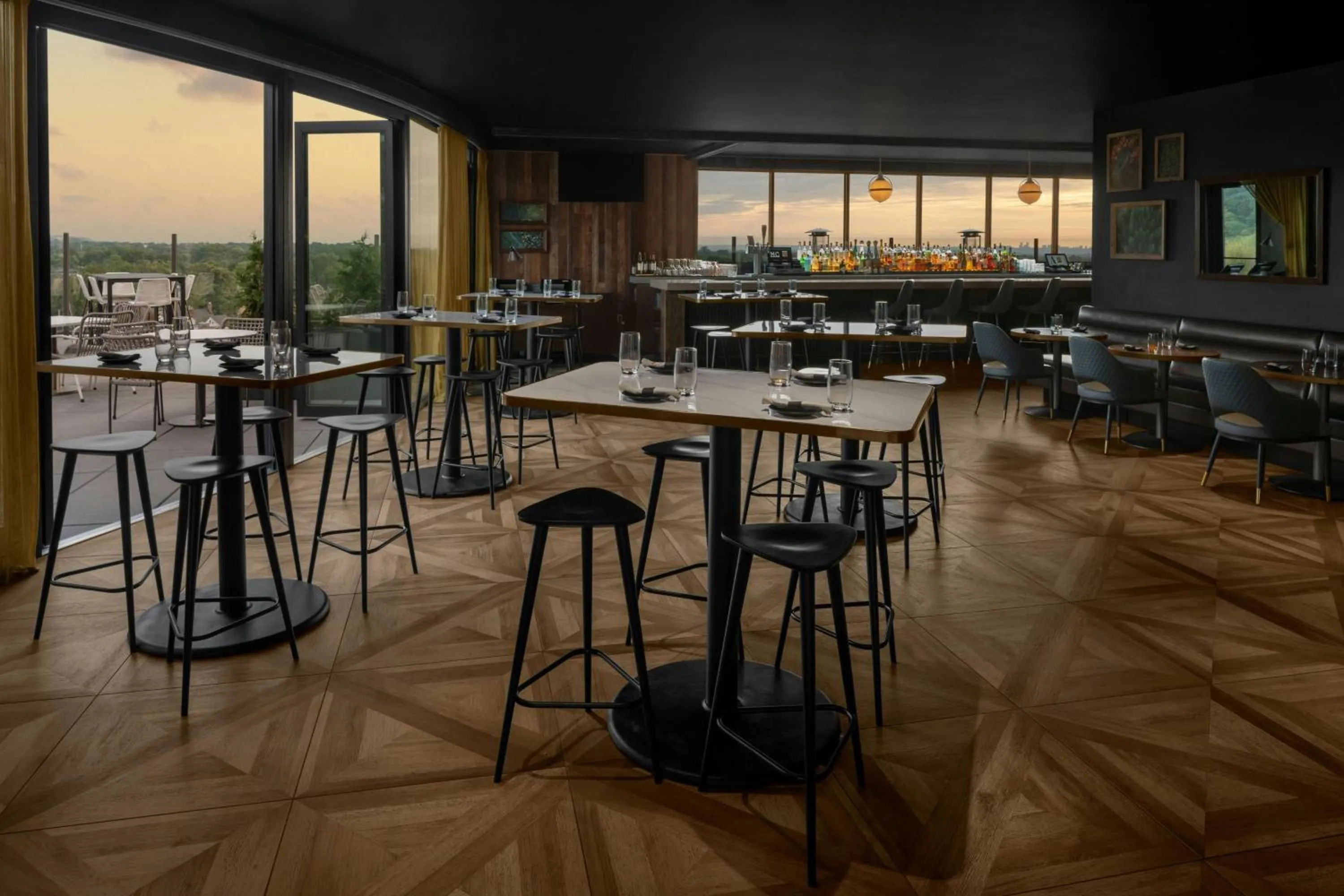 Lounge or bar in The MC, Autograph Collection