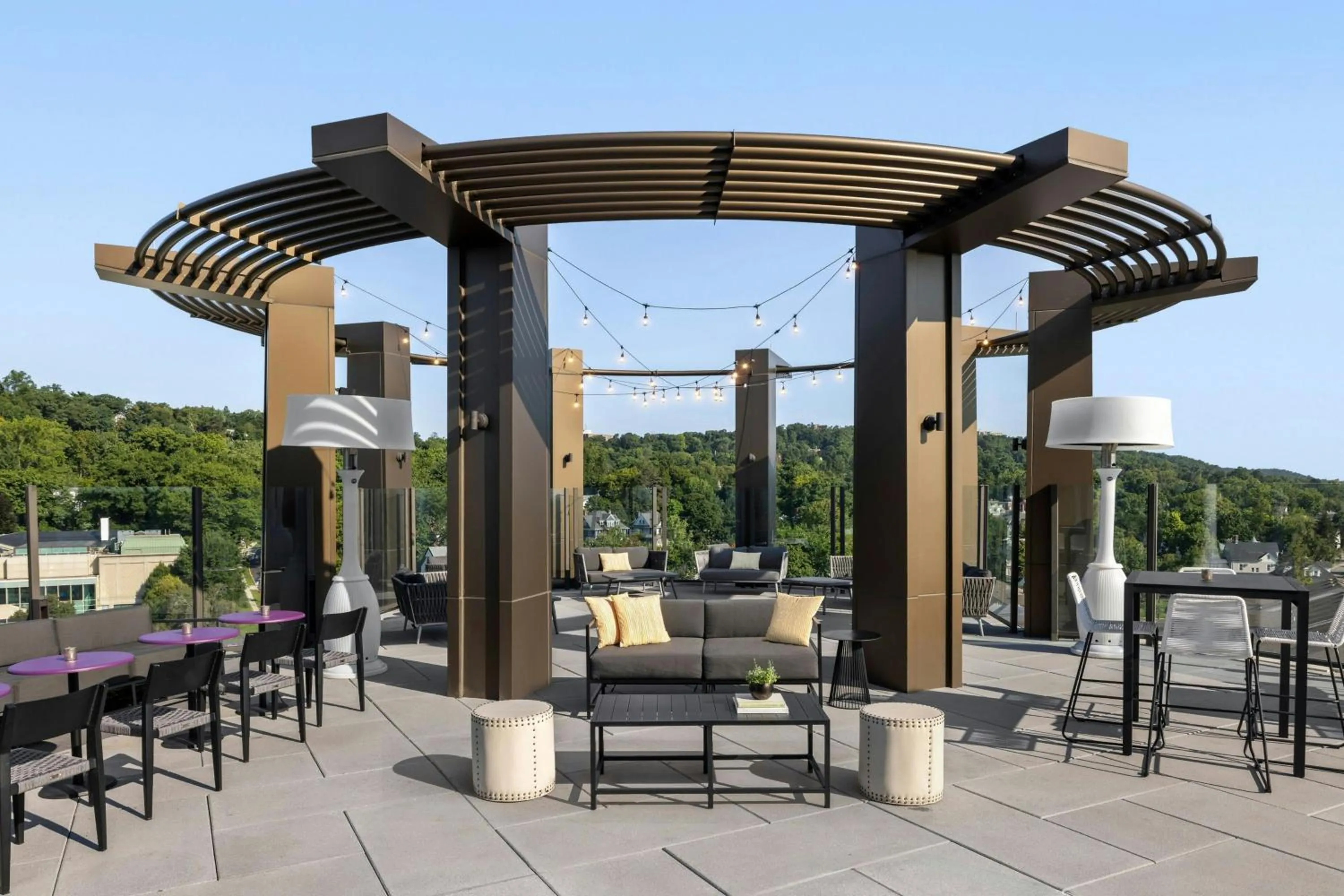 Restaurant/places to eat in The MC, Autograph Collection