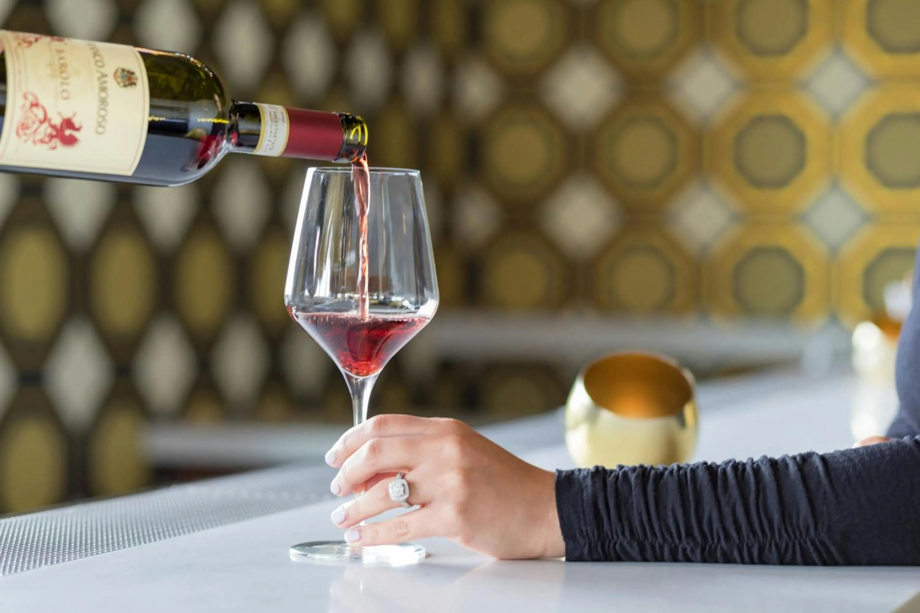 Restaurant/places to eat in The MC, Autograph Collection