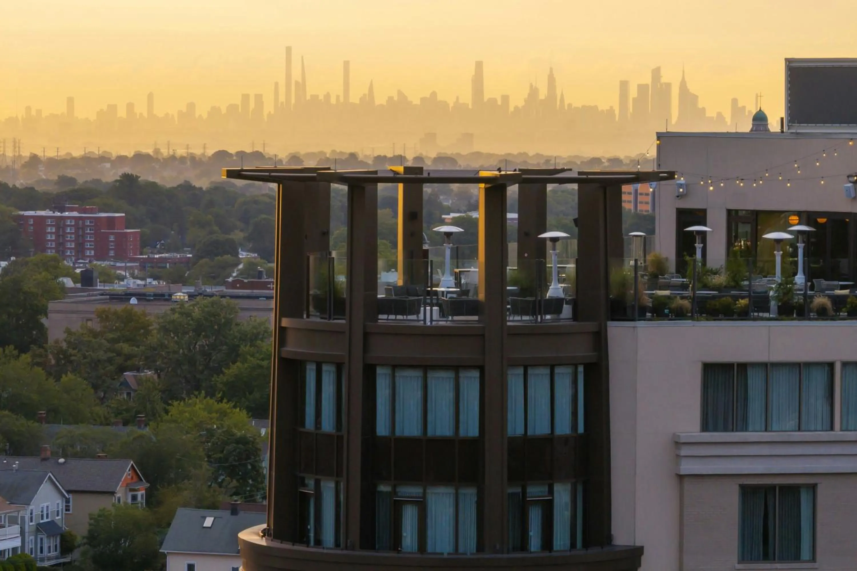 Restaurant/places to eat in The MC, Autograph Collection