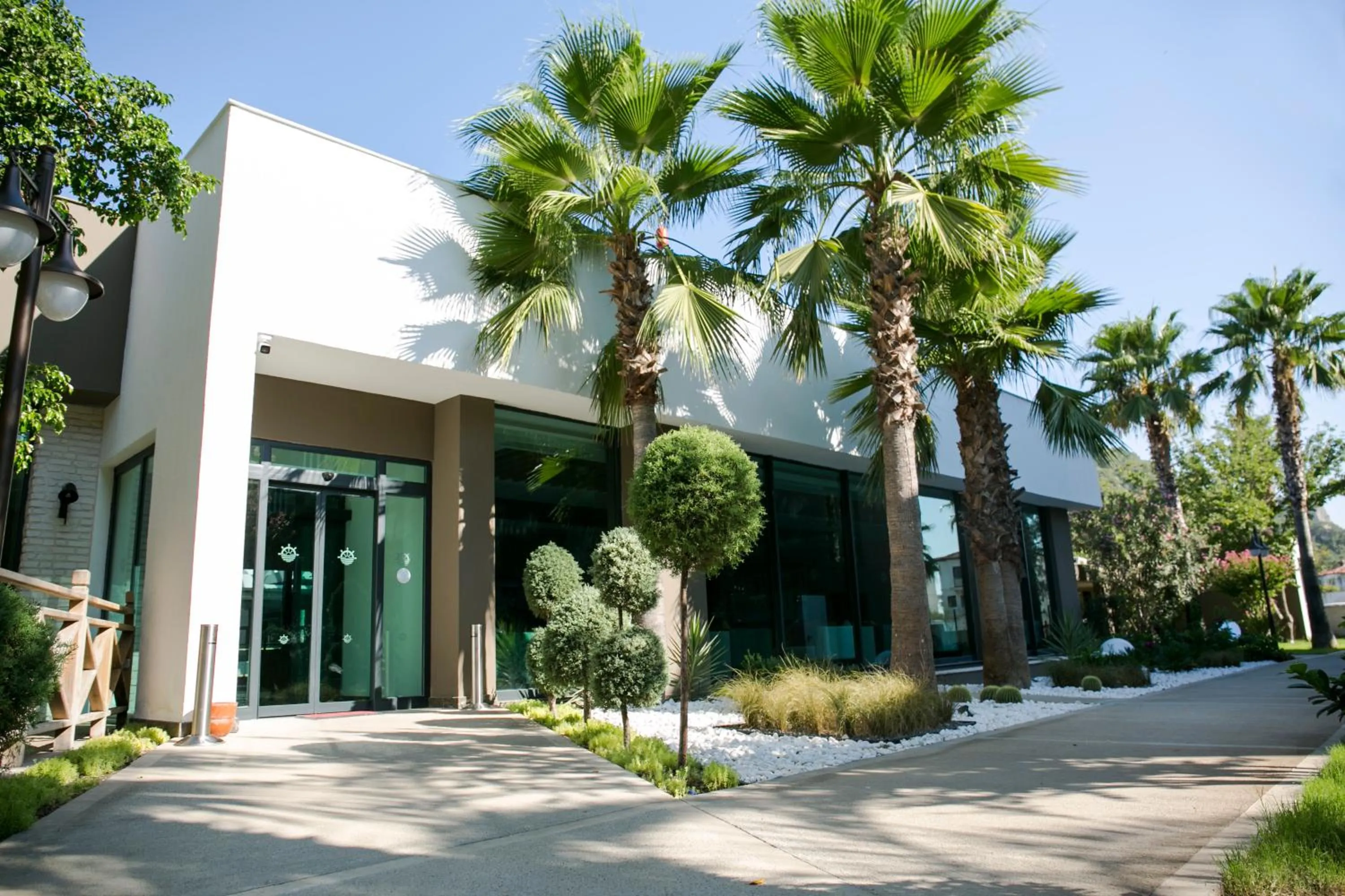 Garden in Sailor's Beach Club