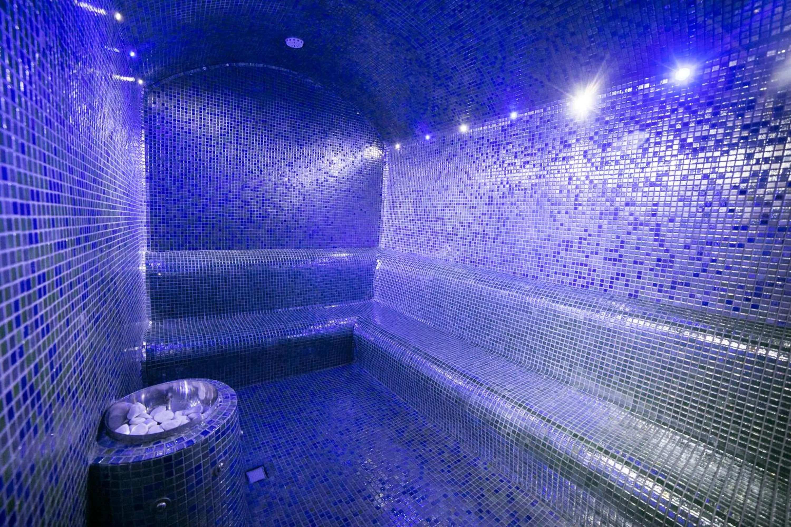 Steam room in Sailor's Beach Club