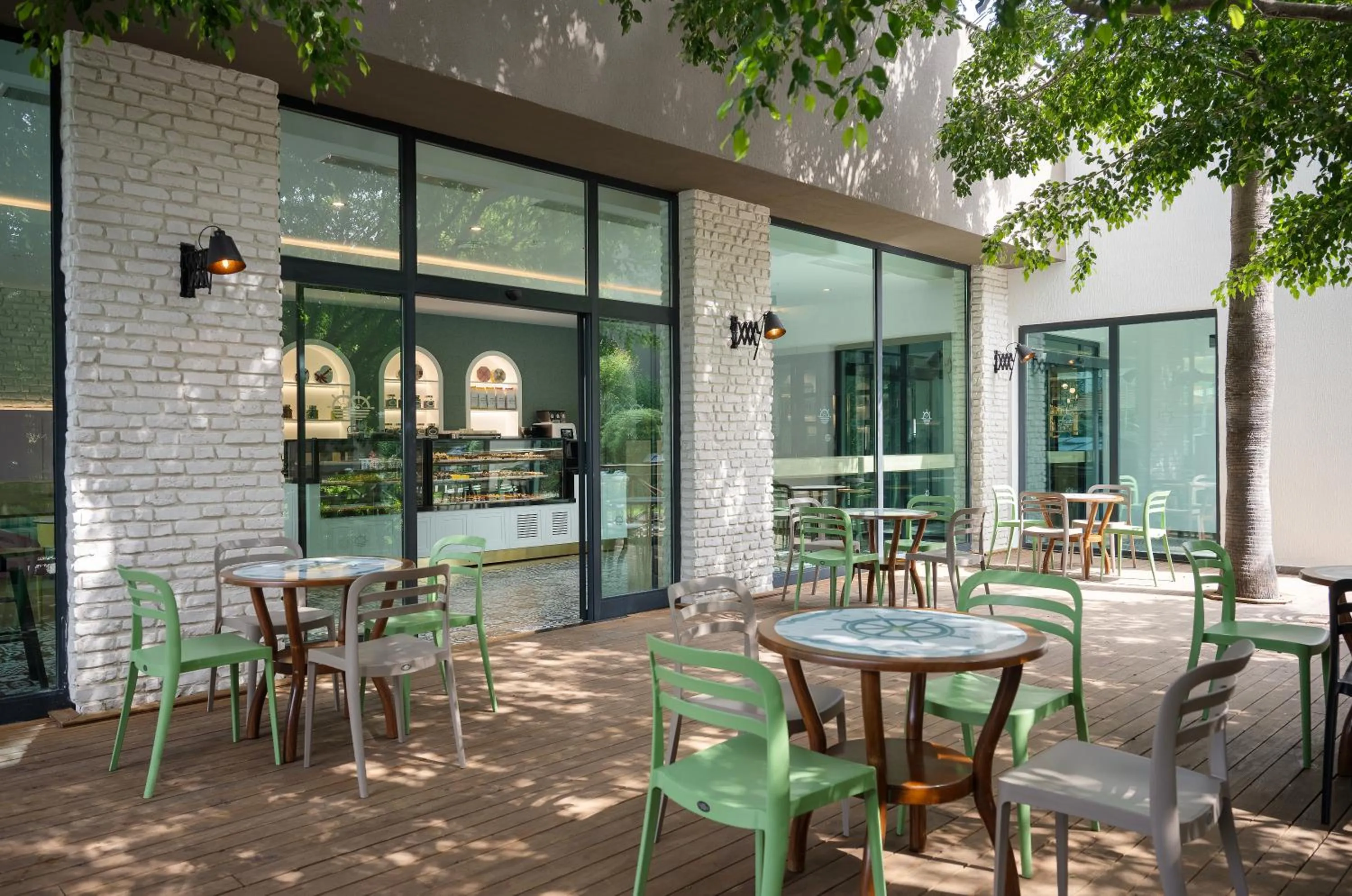 Patio in Sailor's Beach Club