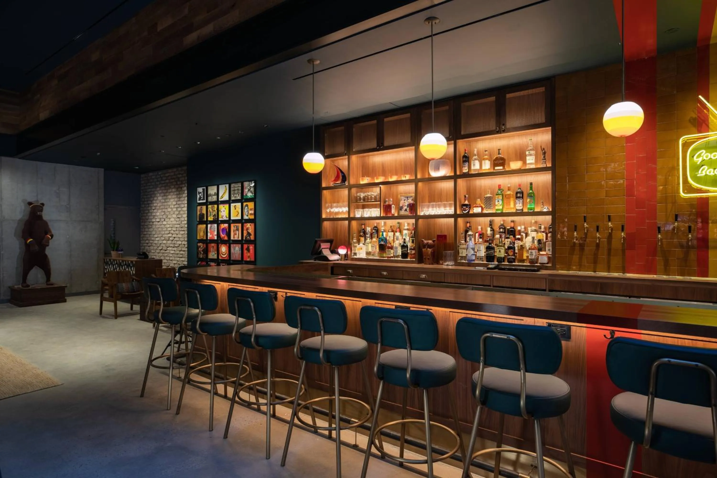 Lounge or bar in Moxy NYC Downtown