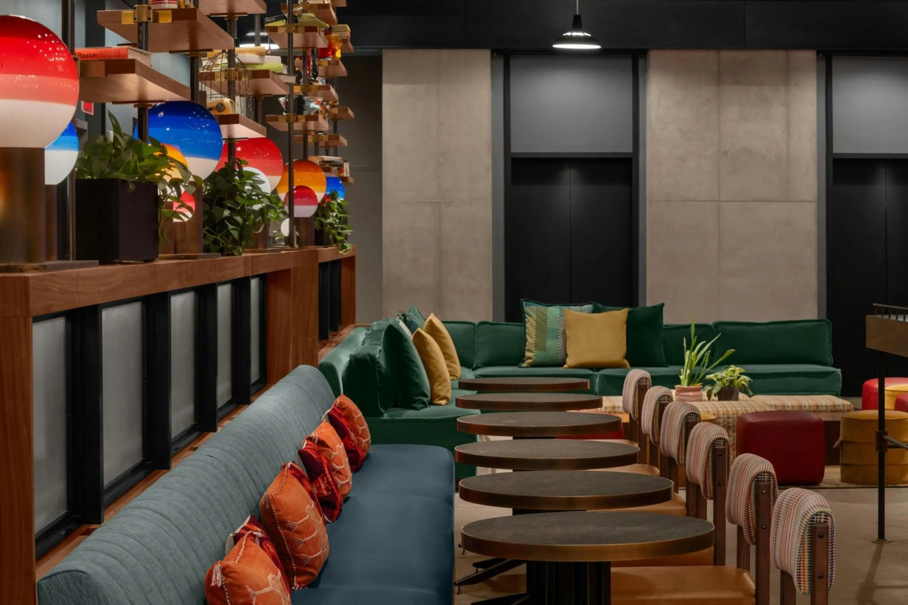 Lounge or bar in Moxy NYC Downtown