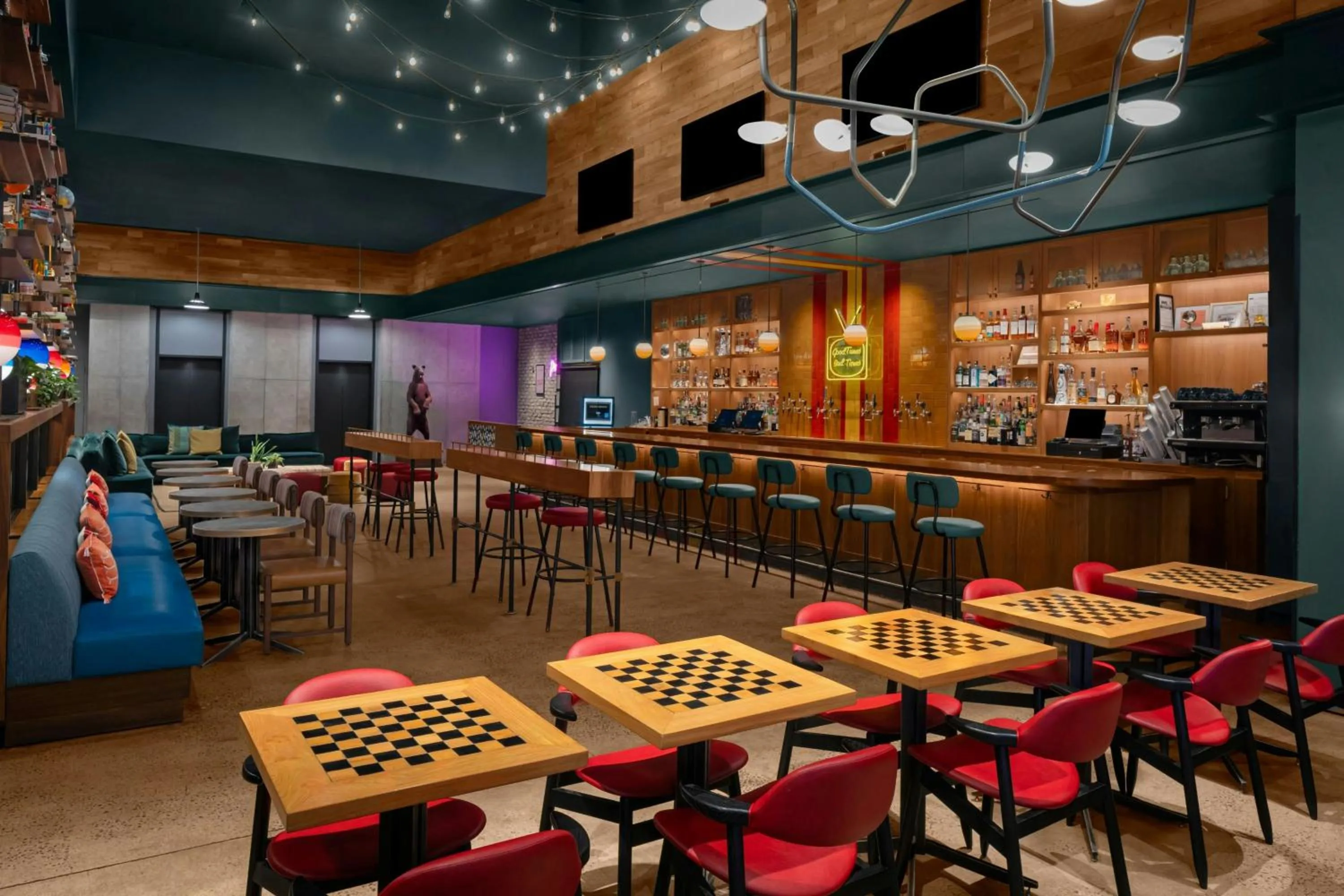 Restaurant/places to eat in Moxy NYC Downtown