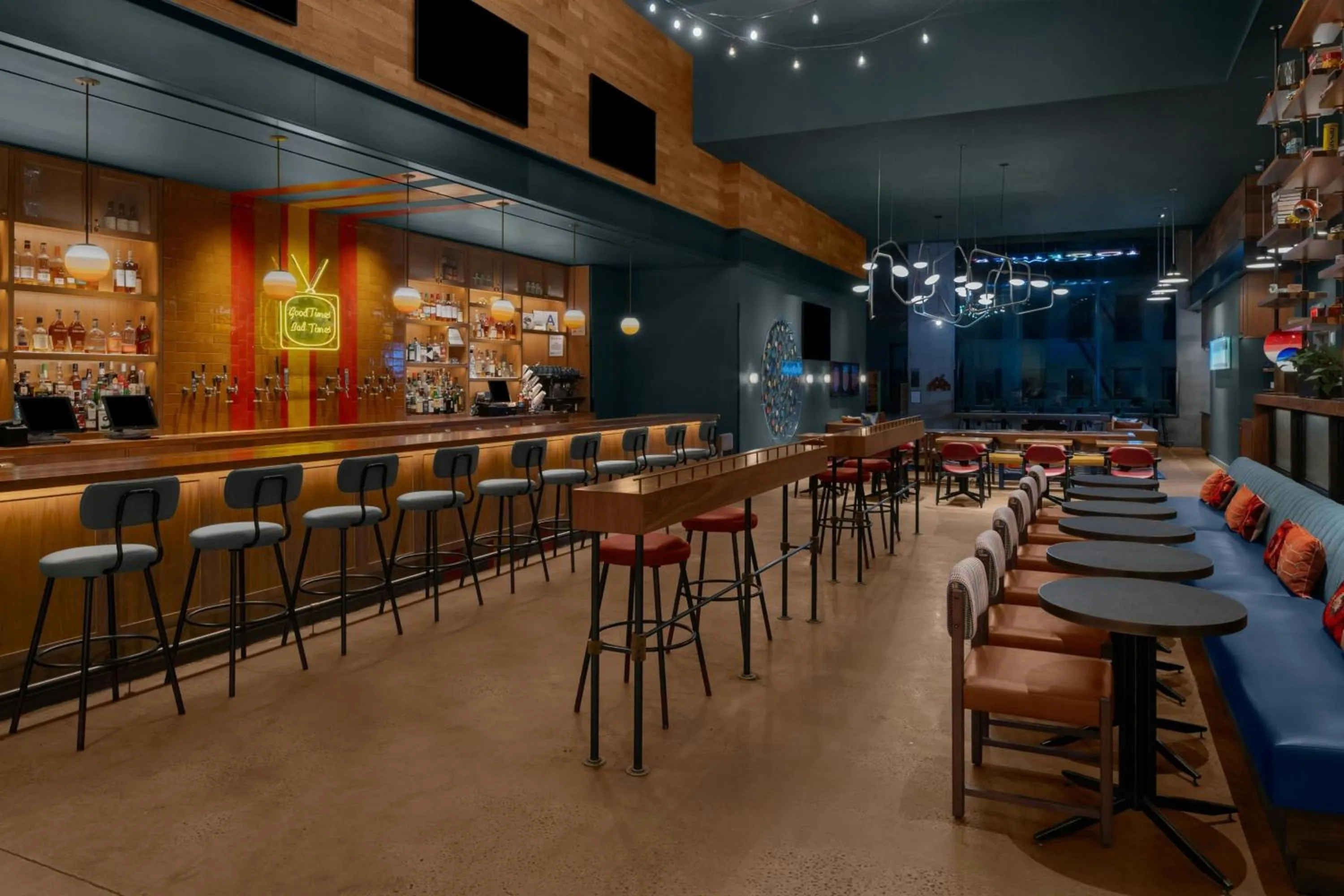 Restaurant/places to eat in Moxy NYC Downtown