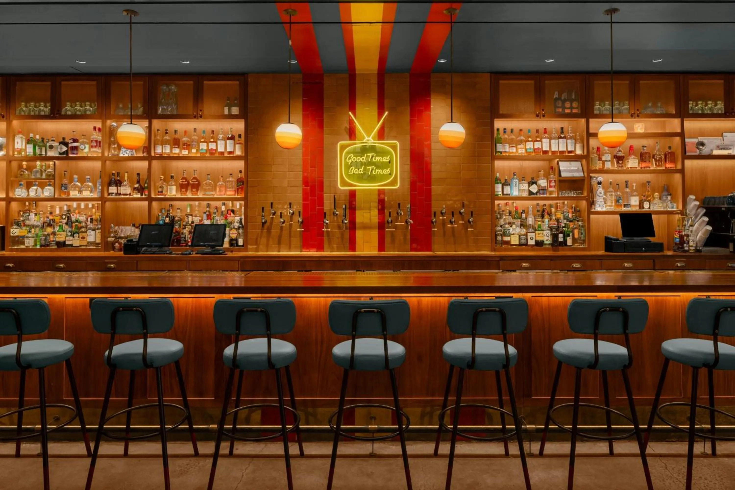 Lounge or bar in Moxy NYC Downtown