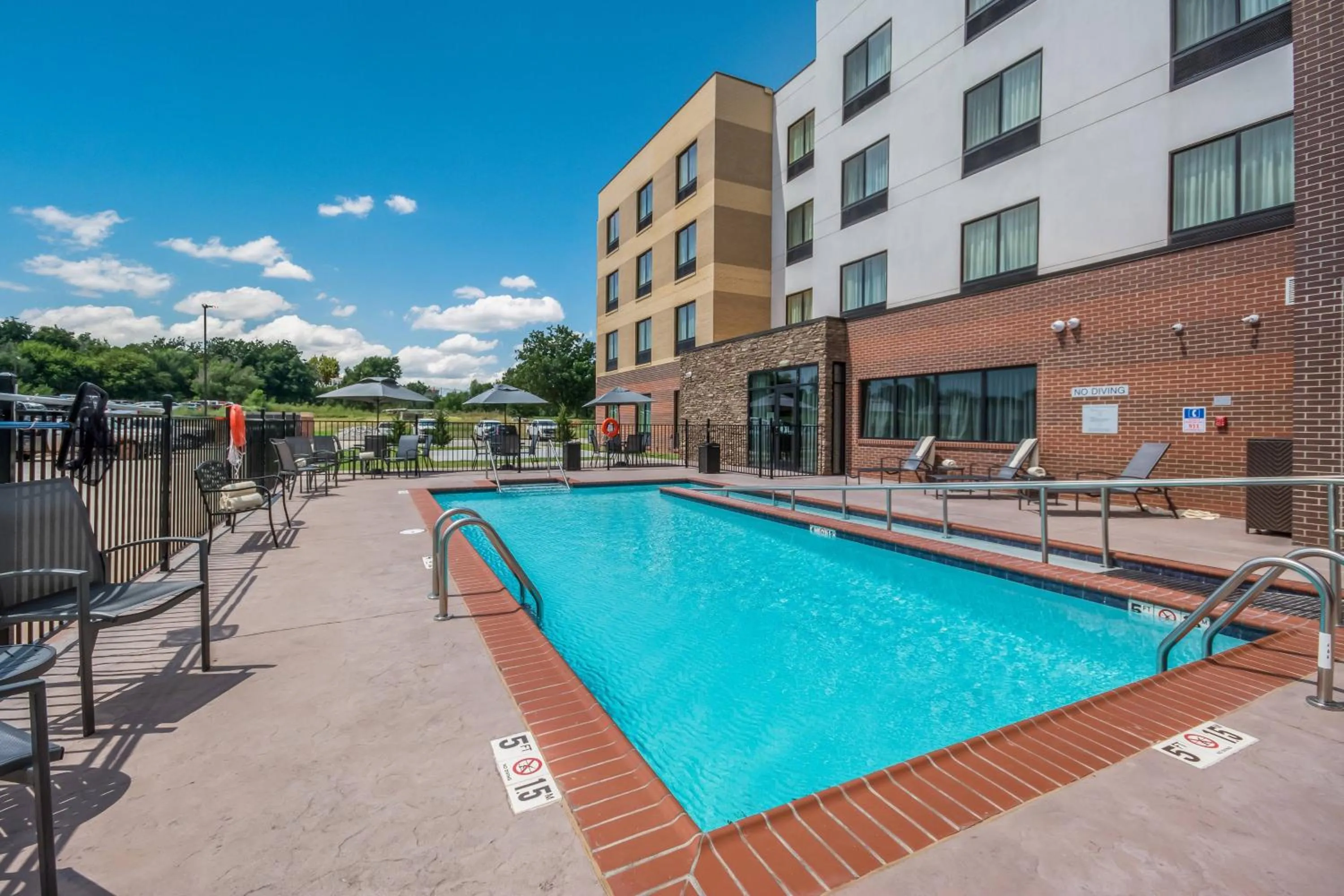 Swimming pool in Fairfield Inn & Suites by Marriott Chickasha