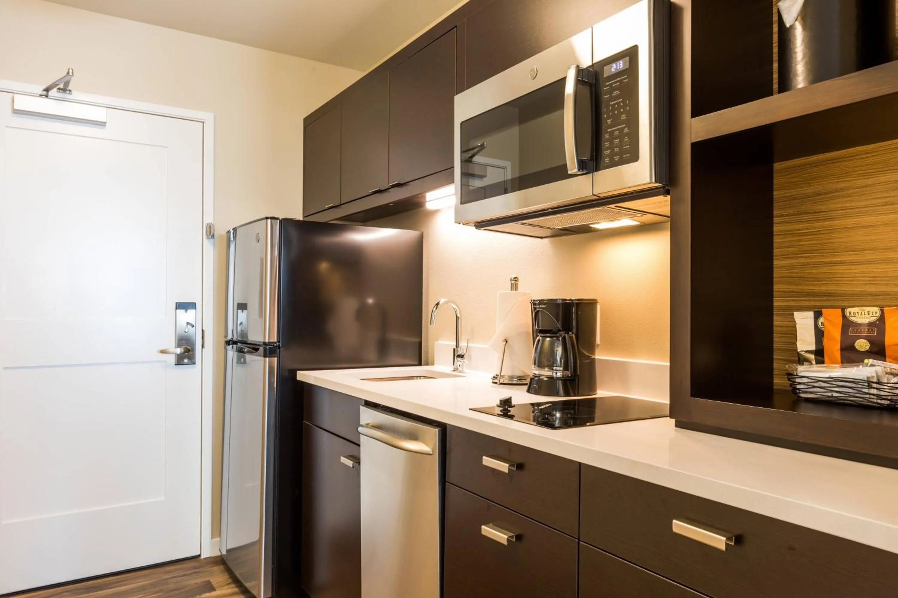 Kitchen or kitchenette in TownePlace Suites by Marriott Portland Beaverton