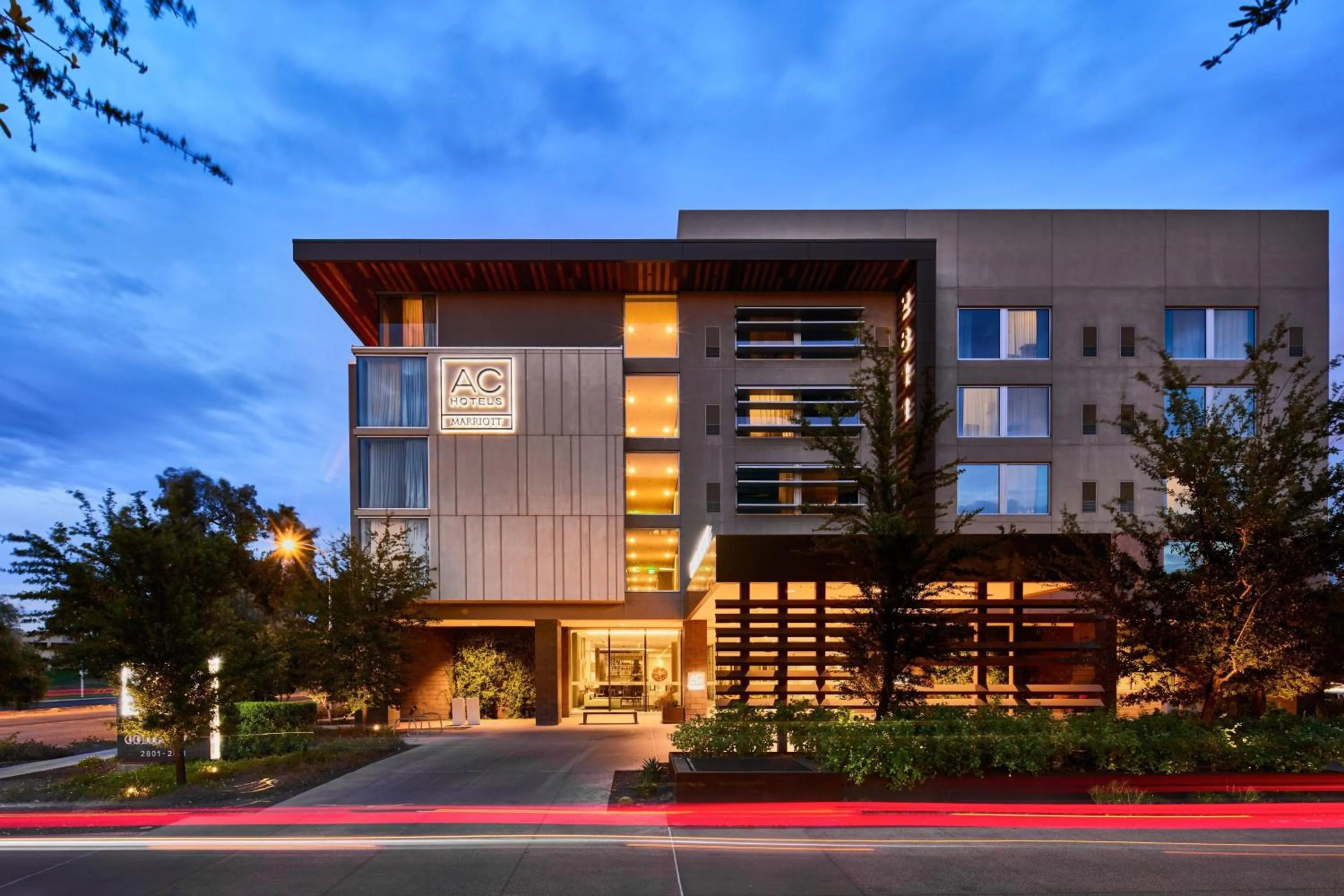 Property building in AC Hotel Phoenix Biltmore