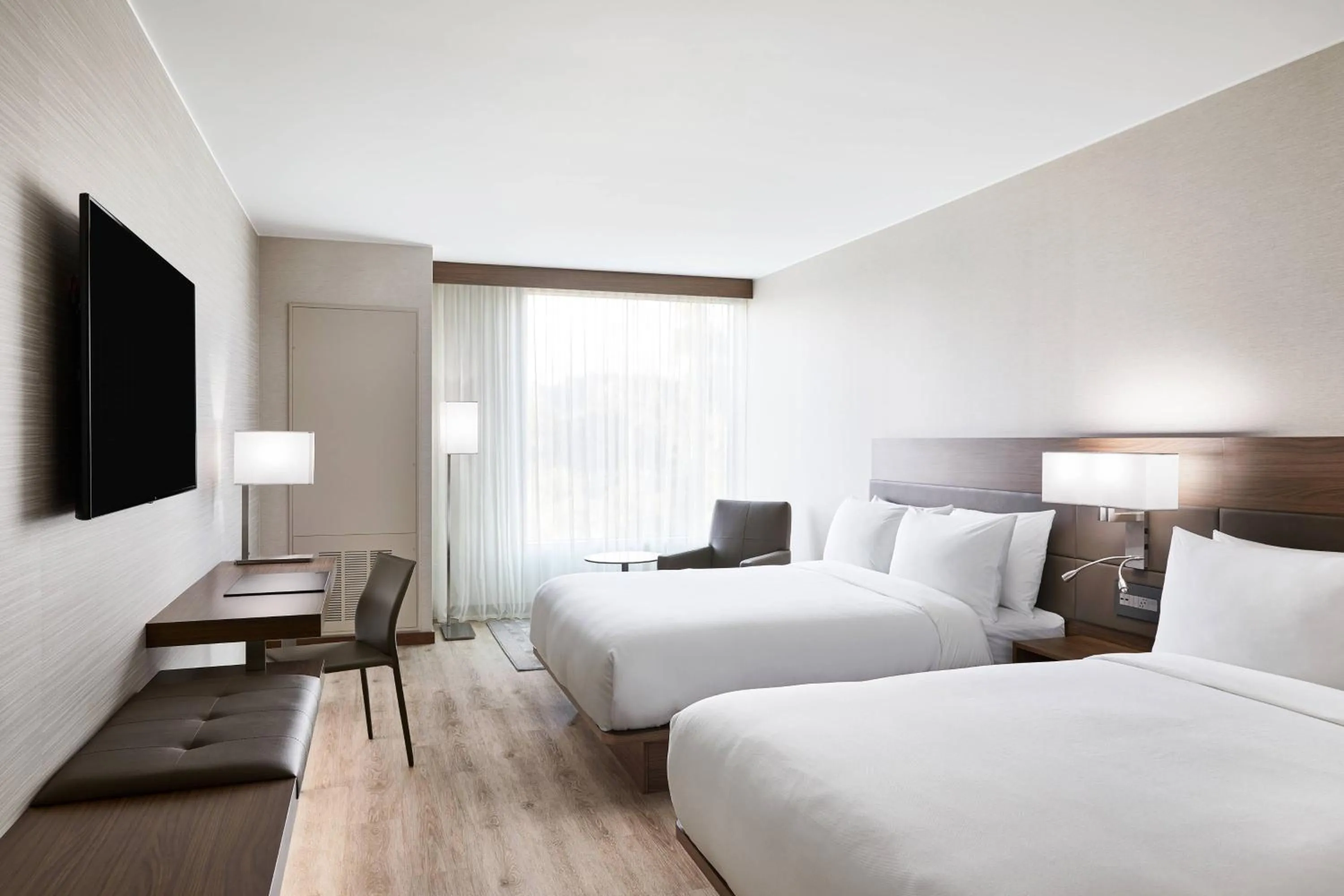 Photo of the whole room, Bed in AC Hotel Phoenix Biltmore