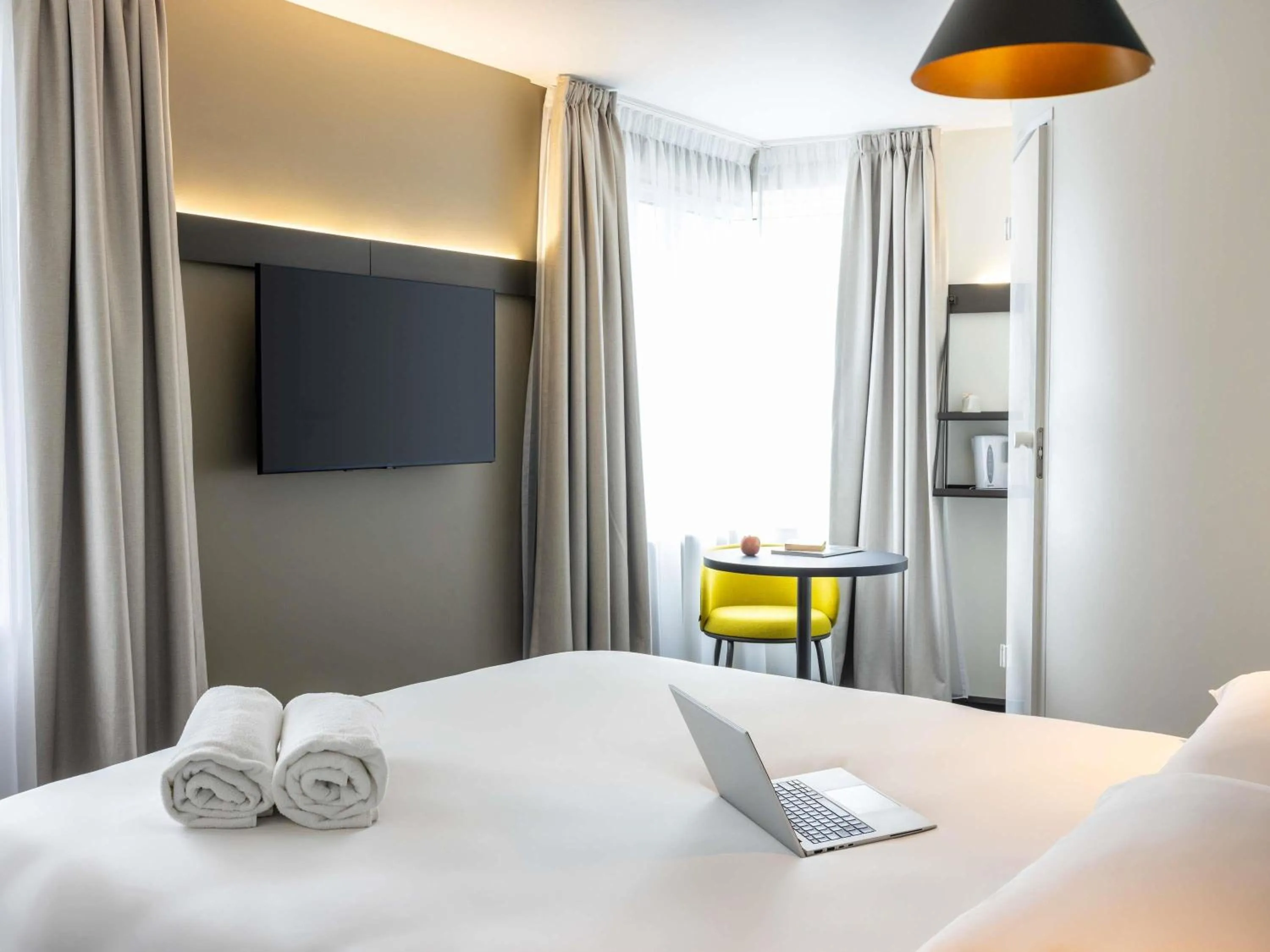 Bedroom, Bed in ibis Bristol Temple Meads