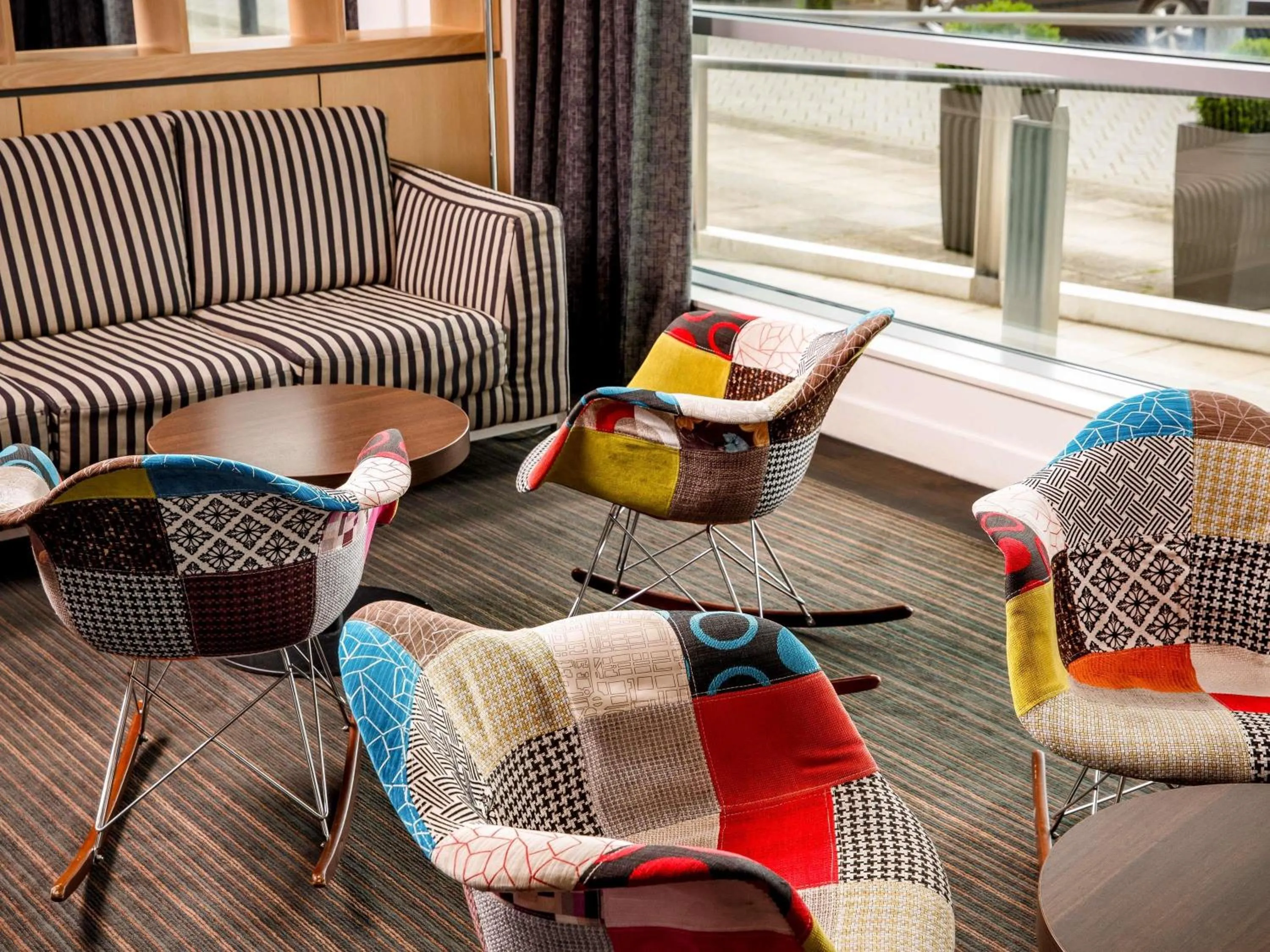 Lounge or bar in ibis Bristol Temple Meads