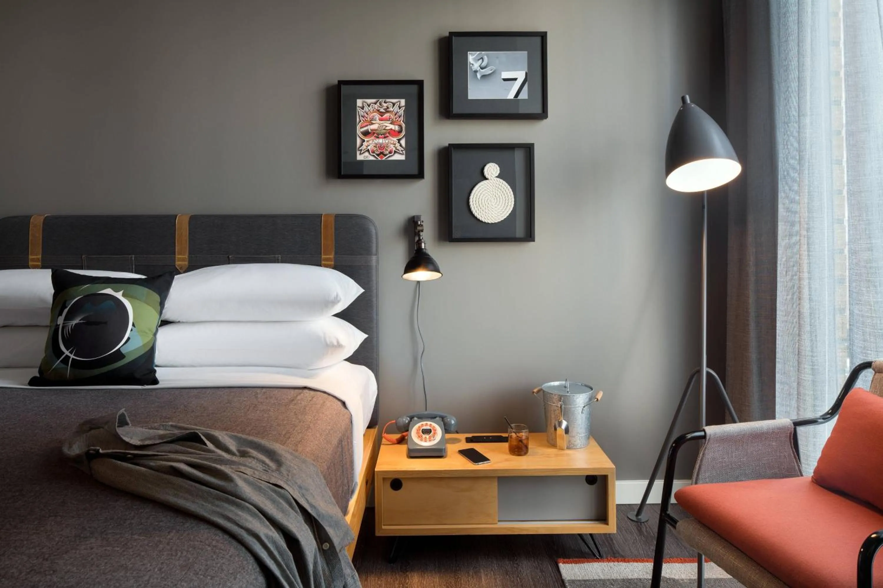 Photo of the whole room, Bed in Moxy San Diego Gaslamp Quarter