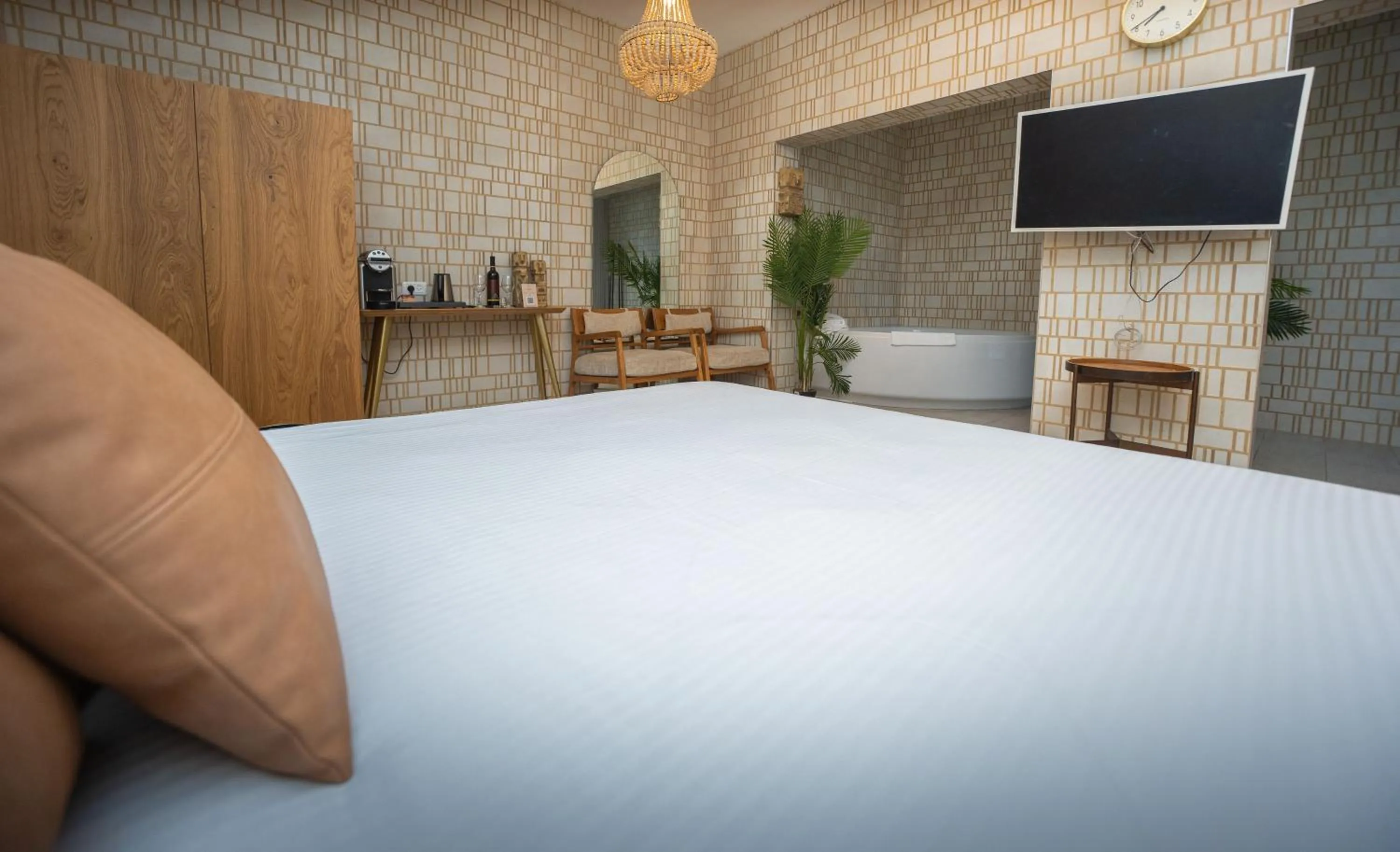 Photo of the whole room, Bed in Estate Spa Boutique Hotel - Adults Only