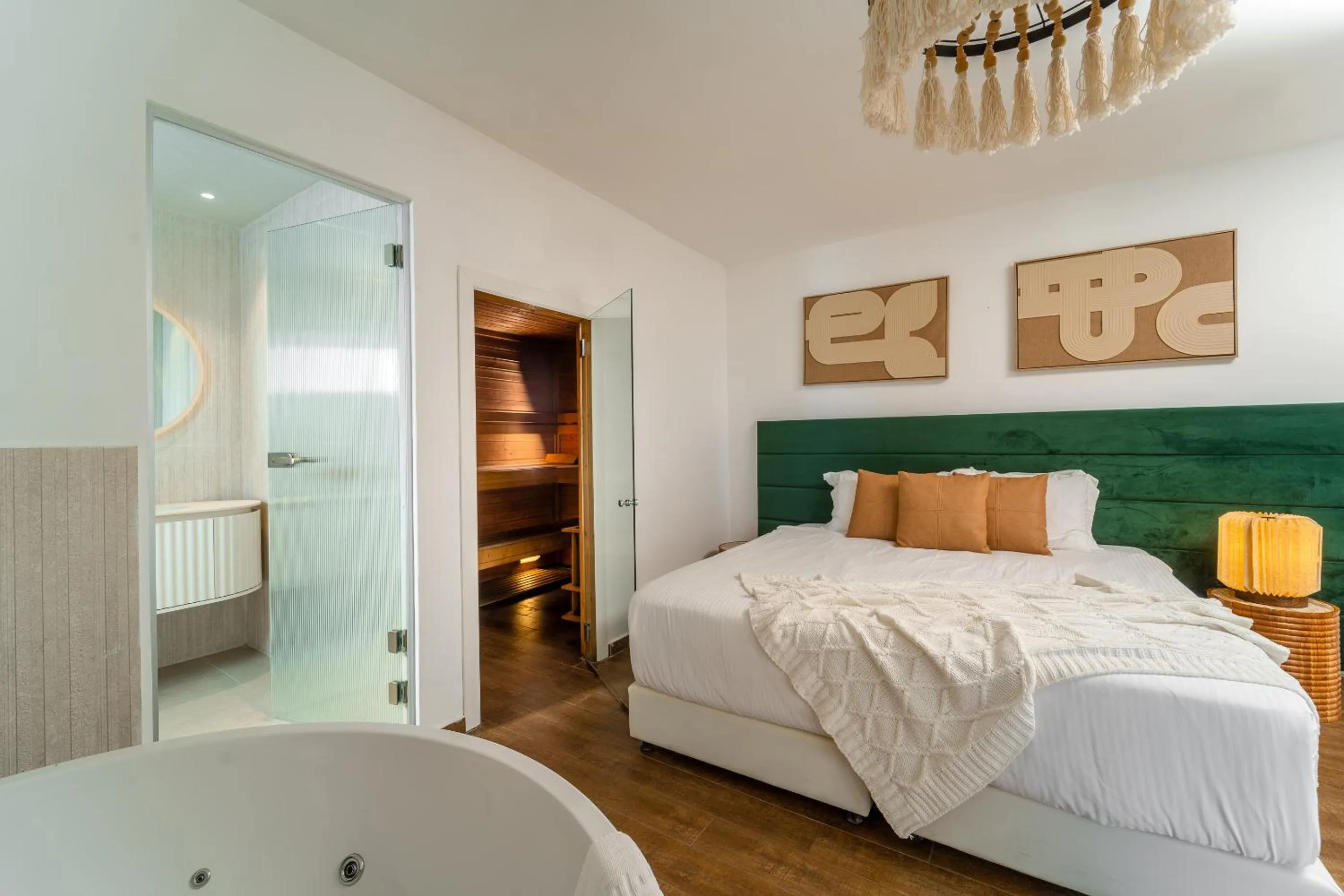 Living room, Bed in Estate Spa Boutique Hotel - Adults Only