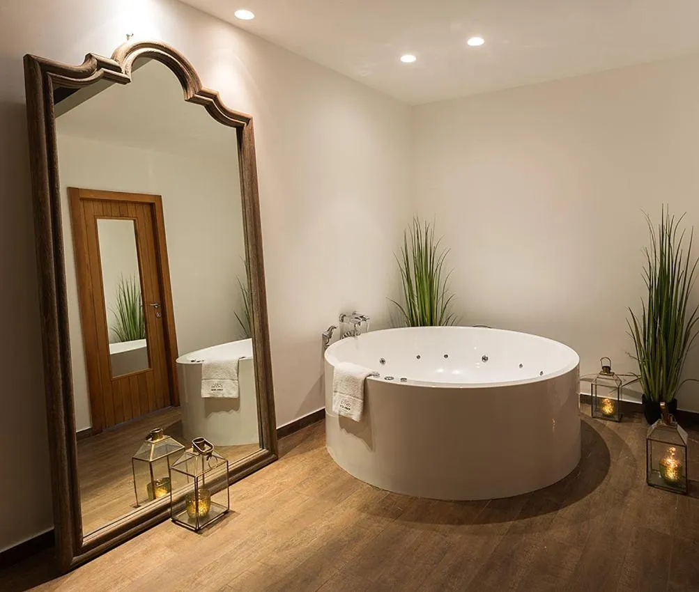 Hot Tub in Estate Spa Boutique Hotel - Adults Only