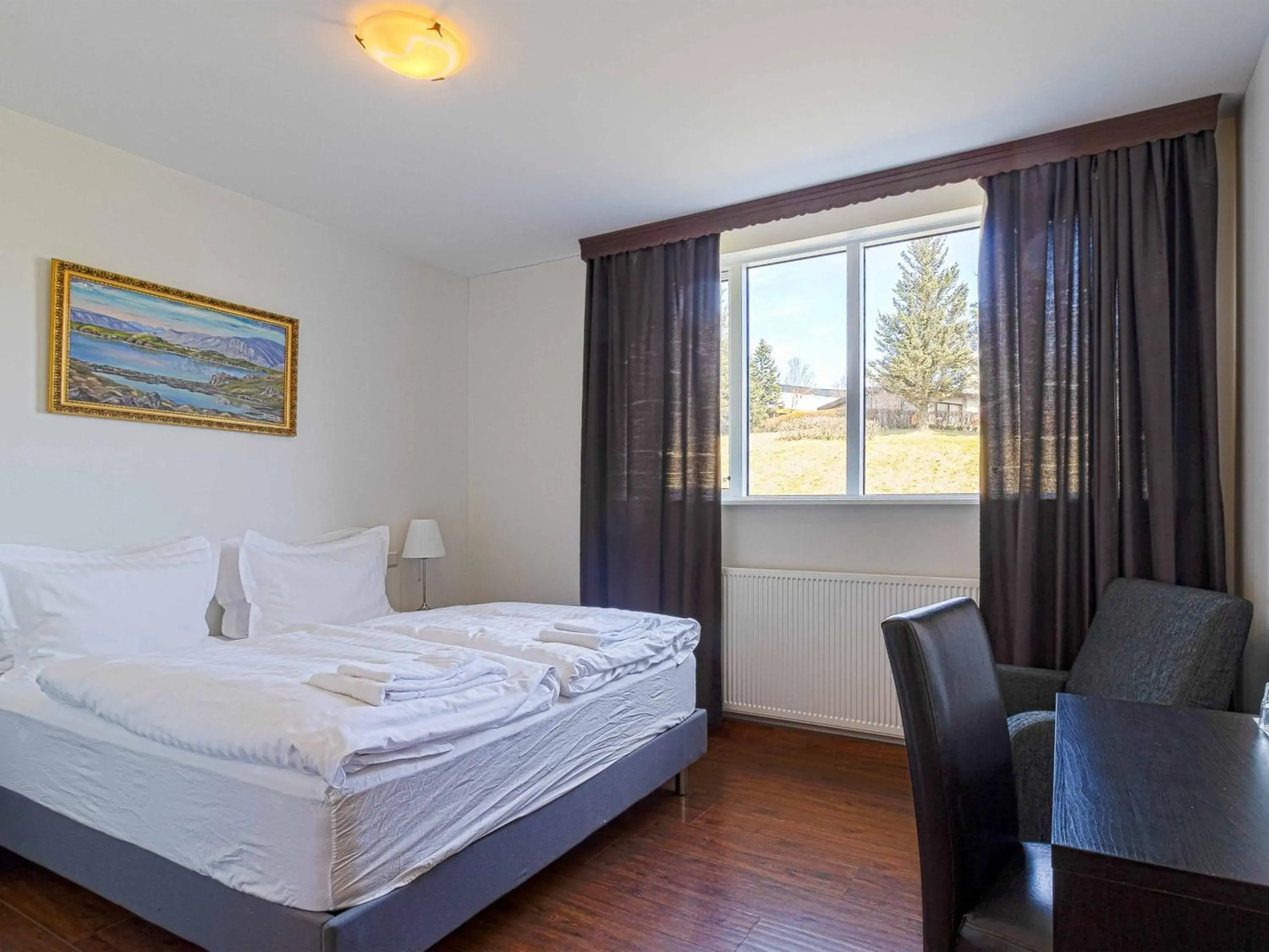 Double or Twin Room with Private Bathroom in Hótel Húsavík Double or Twin Room with Private Bathroom in Hótel Húsavík