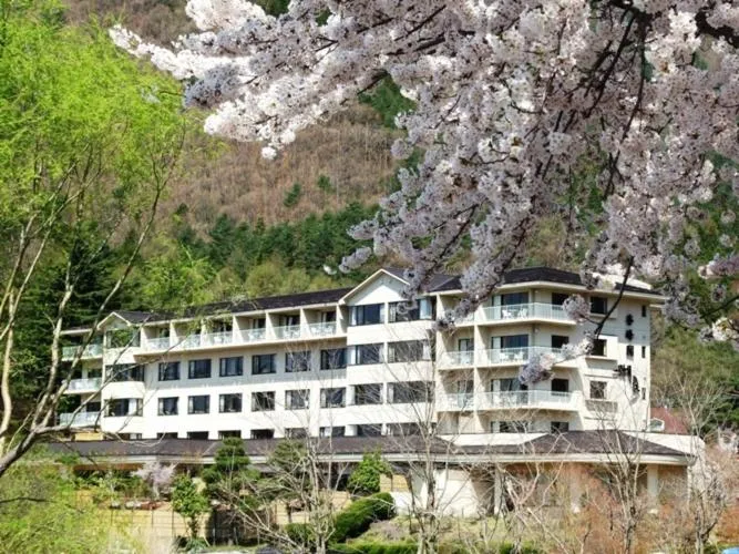 Property building in Shuhokaku Kogetsu