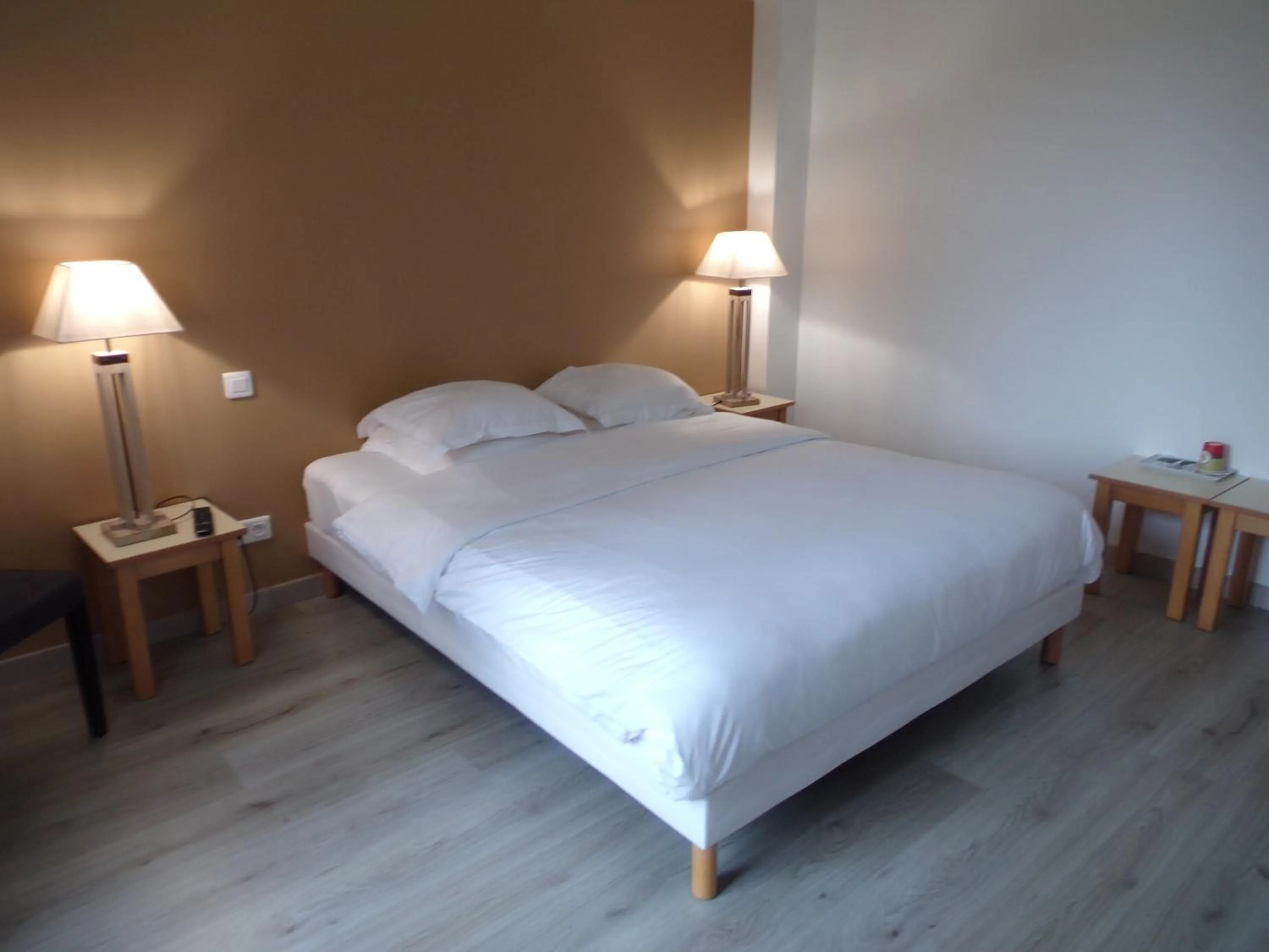 Shower, Bed in Domaine de Bel Air