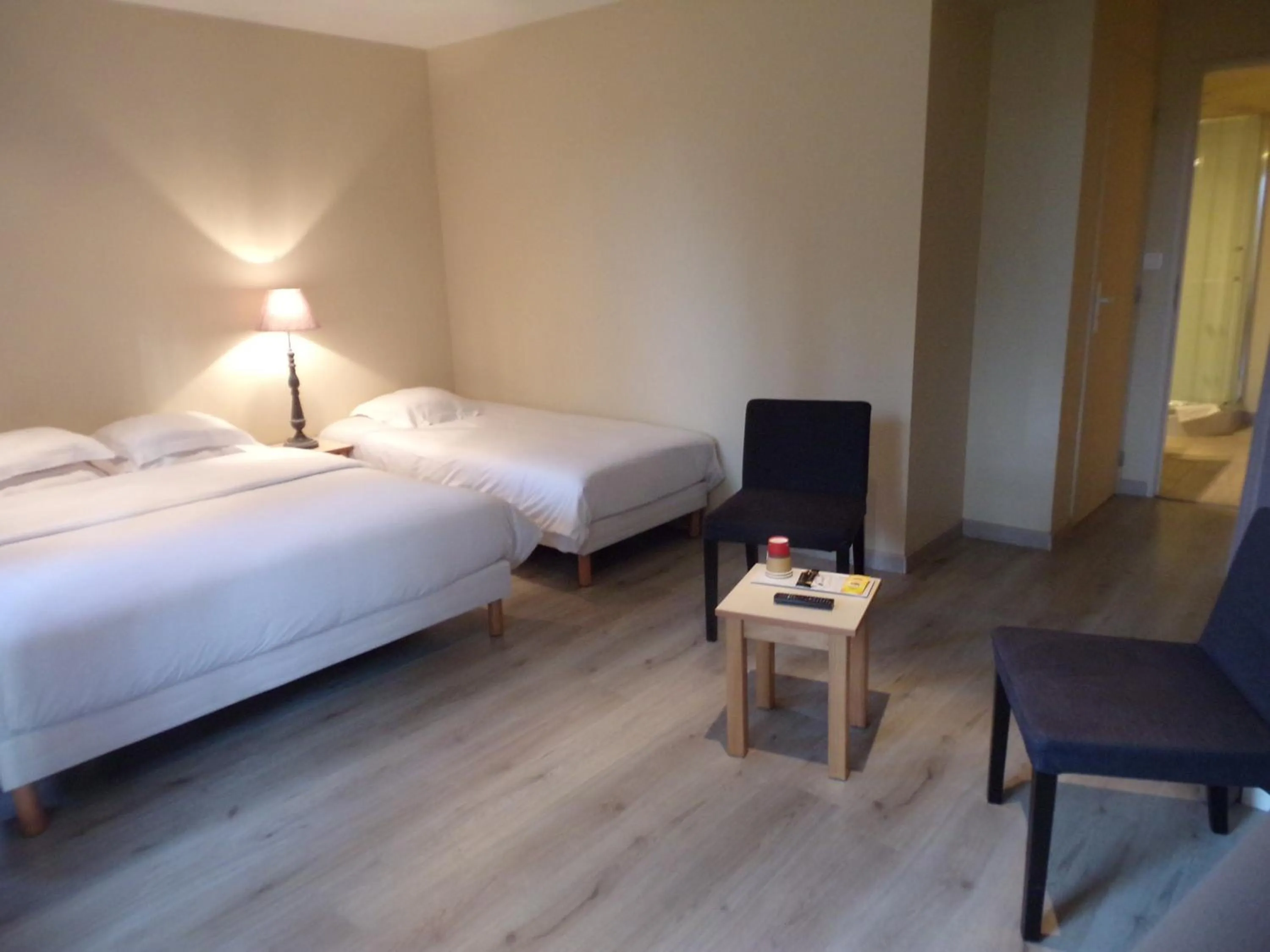 Shower, Bed in Domaine de Bel Air