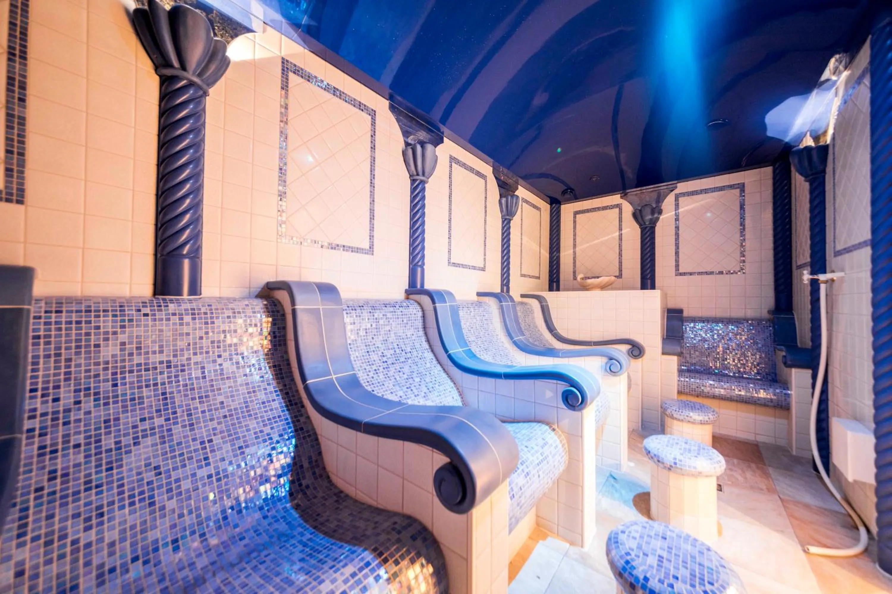 Steam room in Hotel Genziana