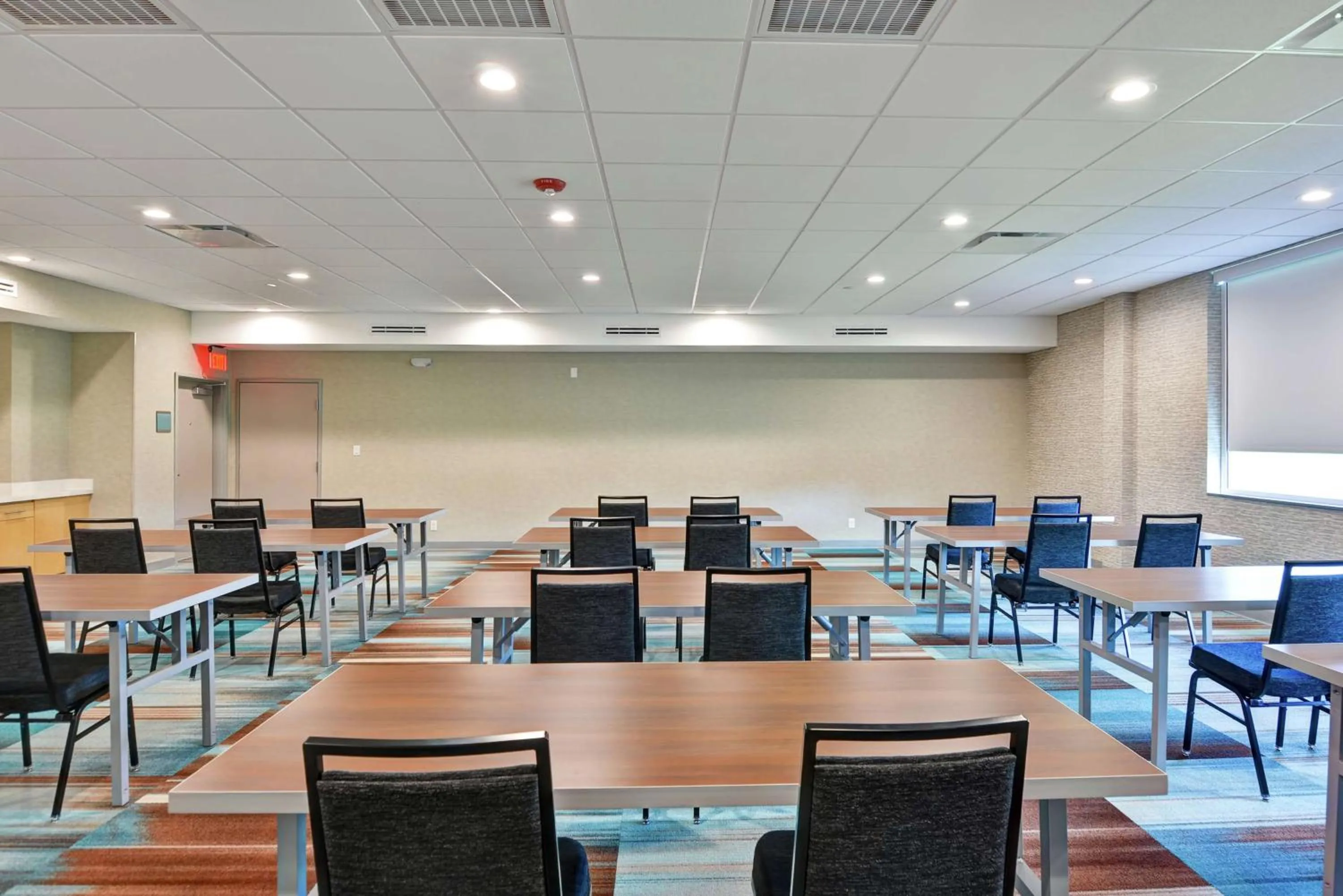 Meeting/conference room in Home2 Suites by Hilton La Porte