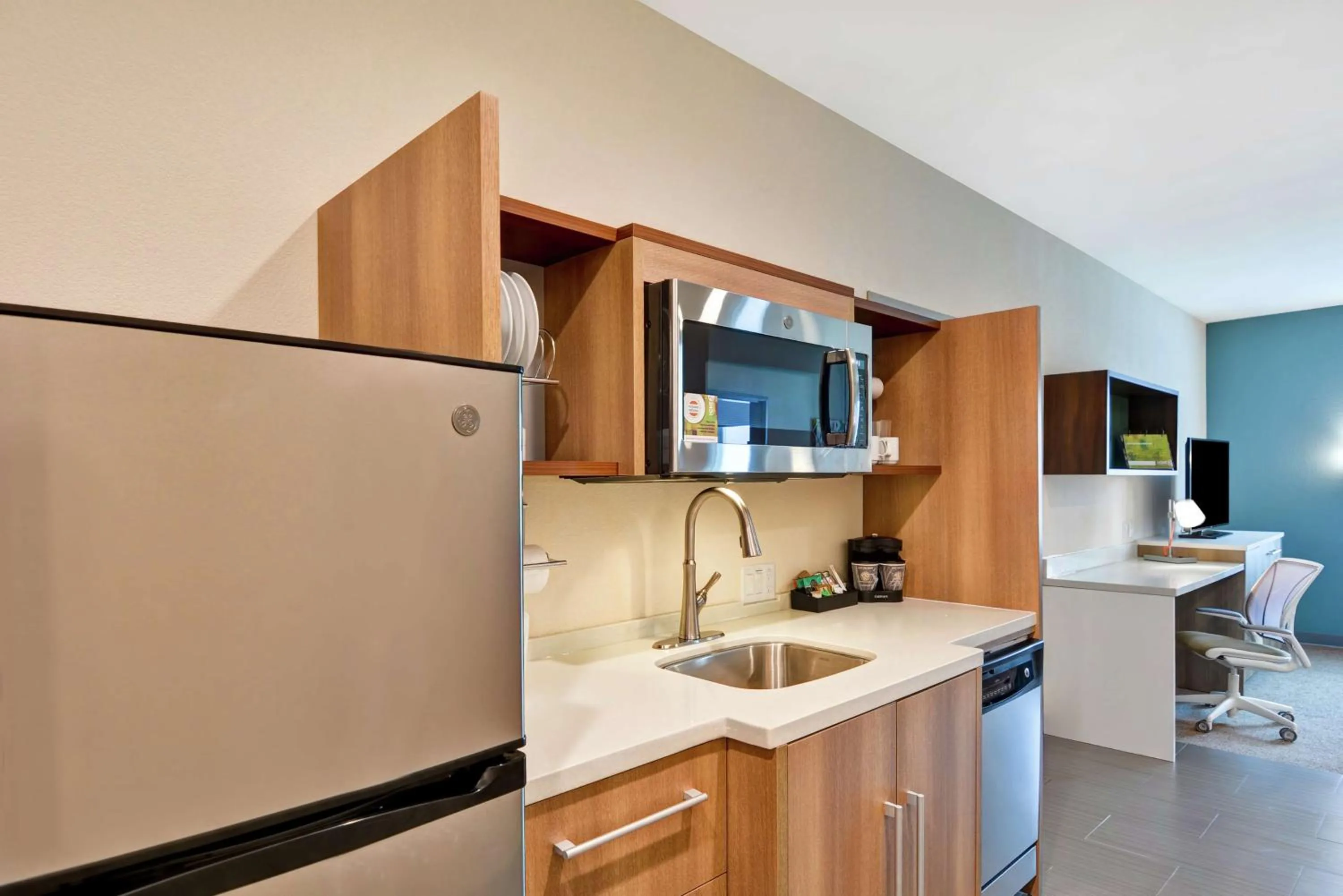 Kitchen or kitchenette in Home2 Suites by Hilton La Porte
