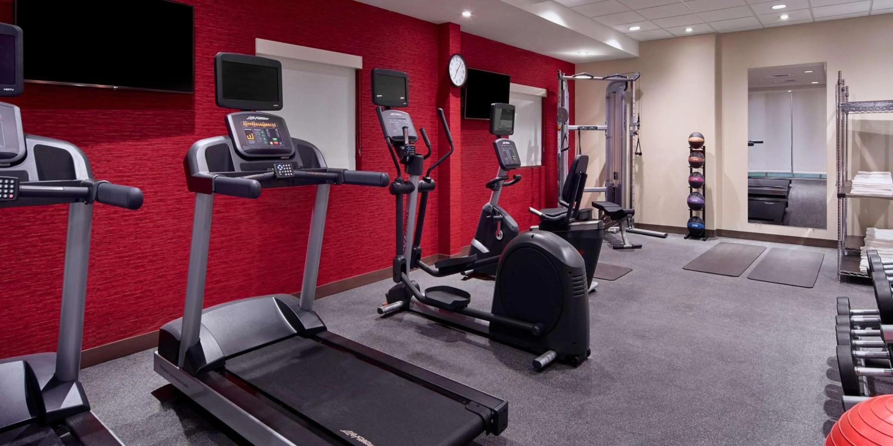 Fitness centre/facilities in Home2 Suites by Hilton Ocean City Bayside