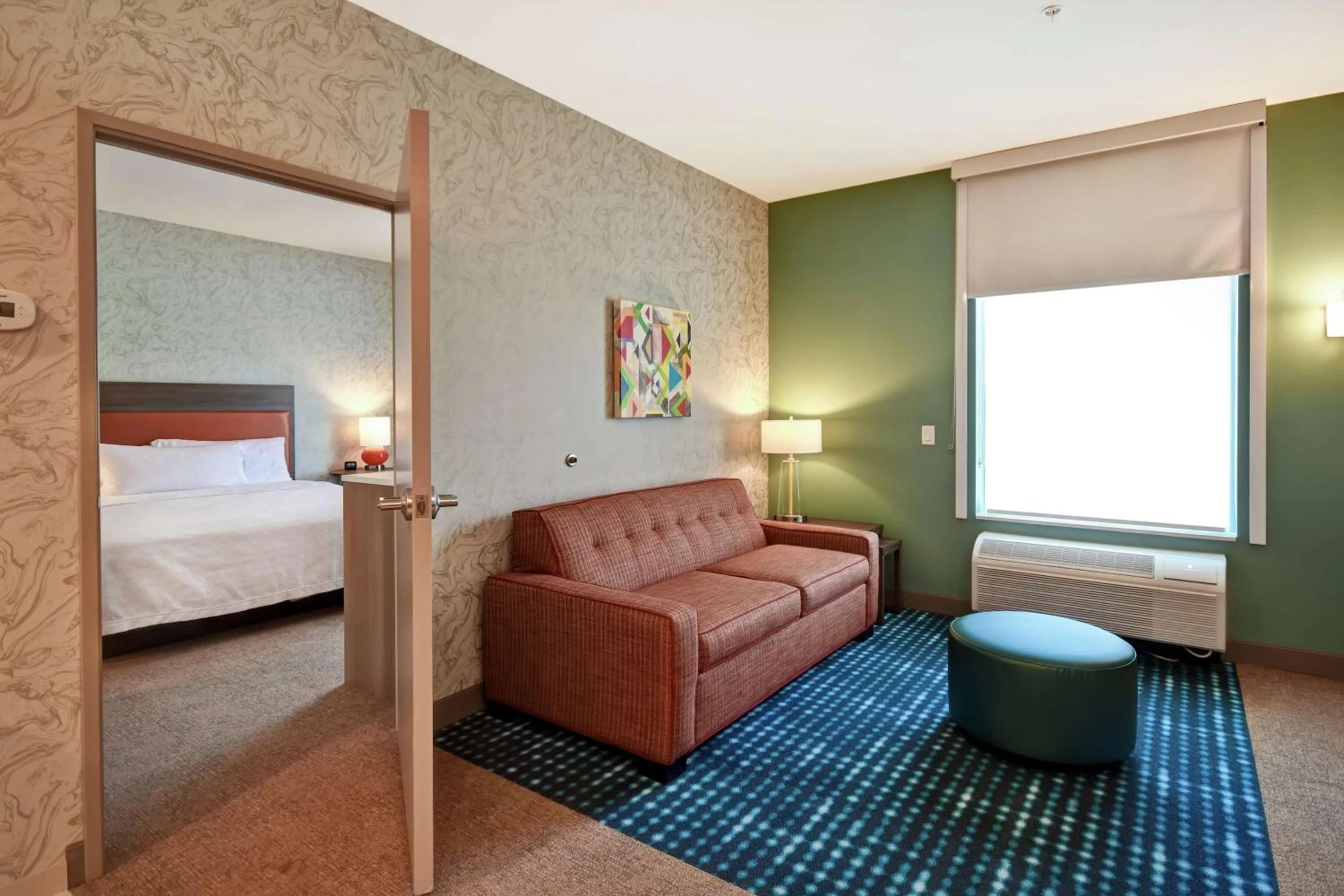 Living room, Bed in Home2 Suites by Hilton Gilbert