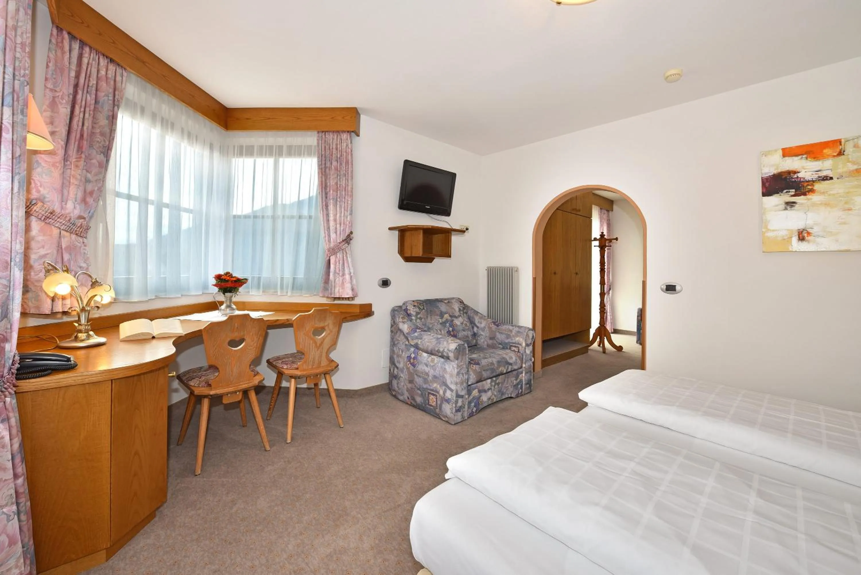 Photo of the whole room, Bed in Hotel Hubertushof