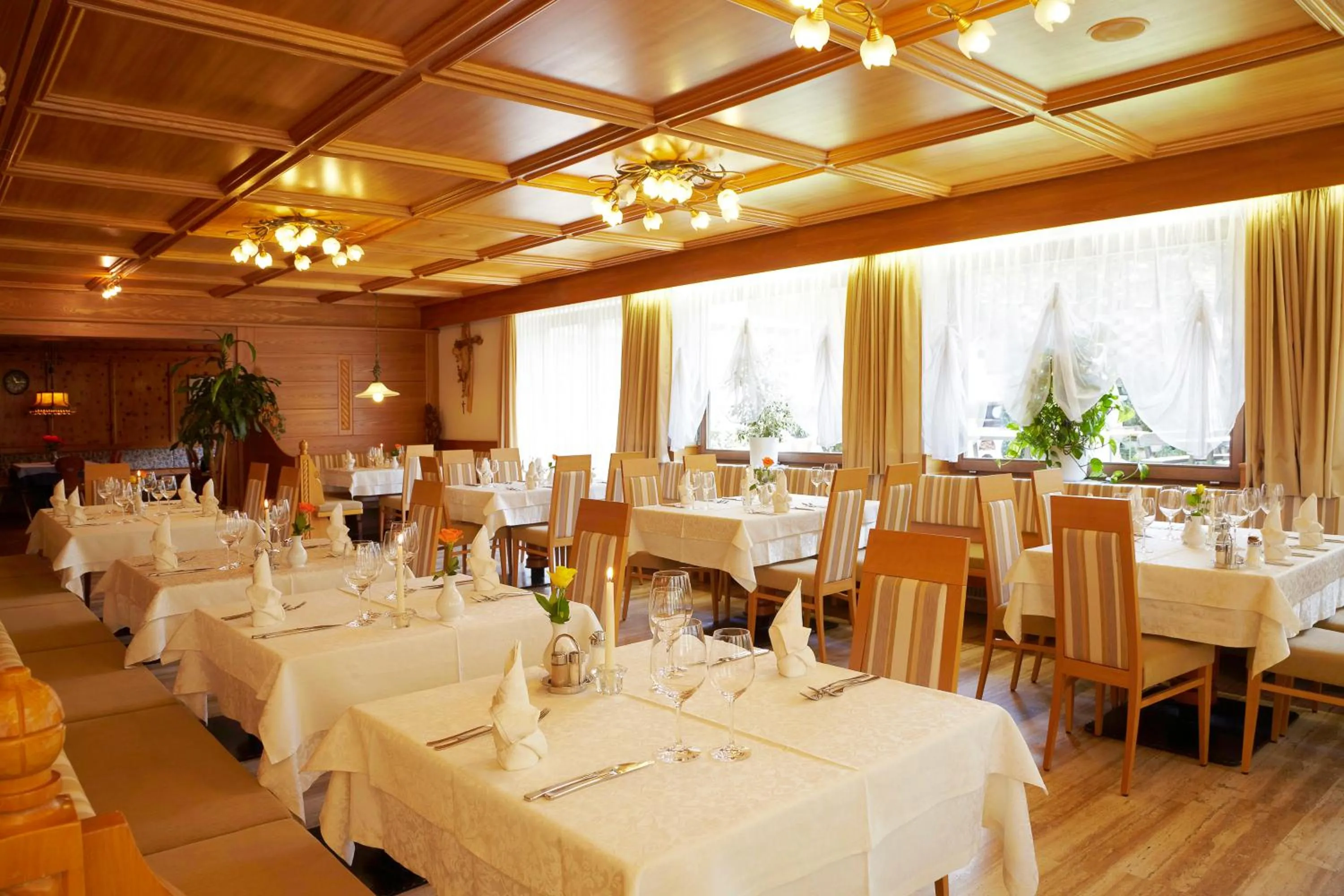 Restaurant/places to eat in Hotel Hubertushof