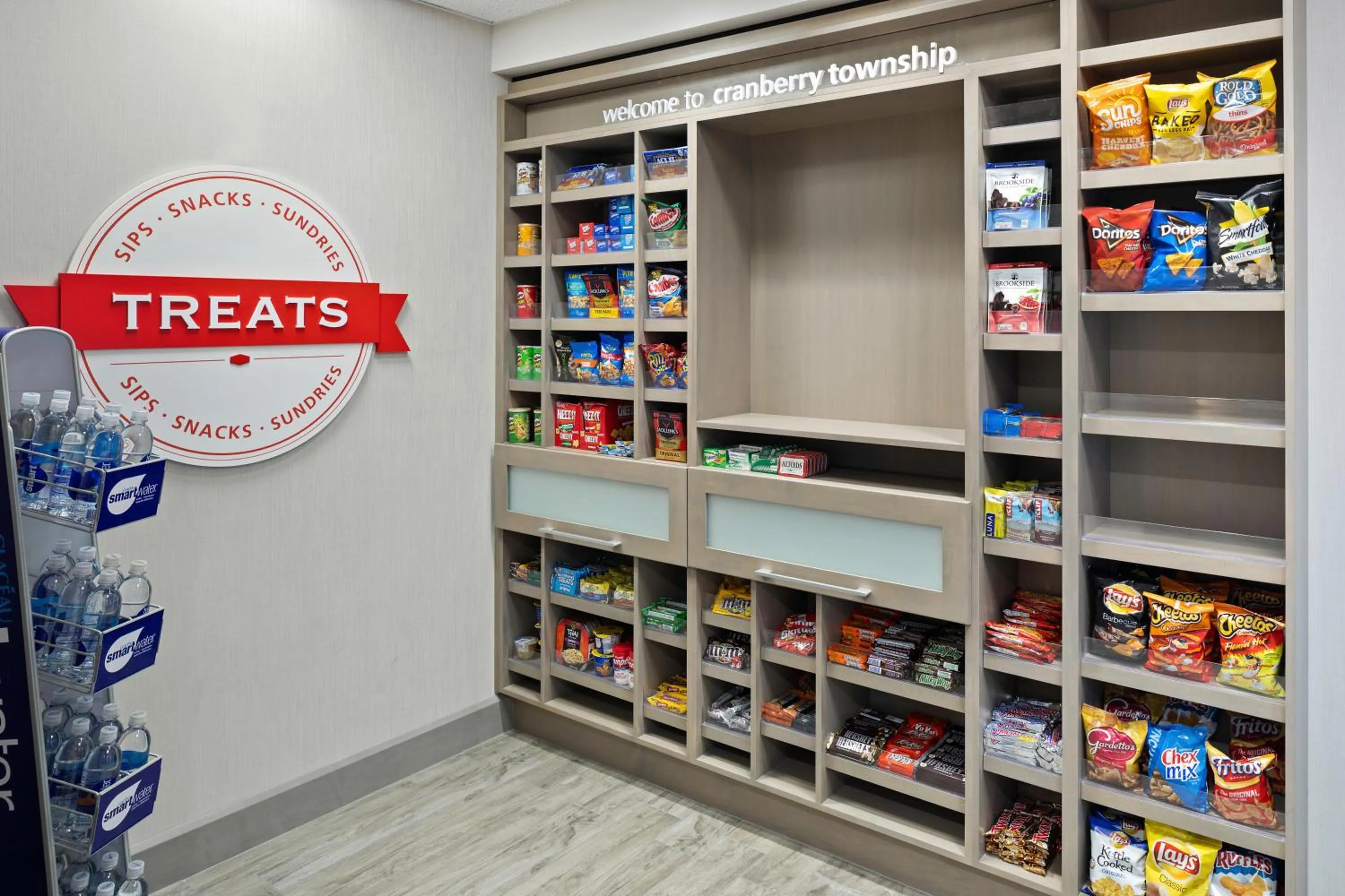 On-site shops in Hampton Inn & Suites Cranberry Township/Mars