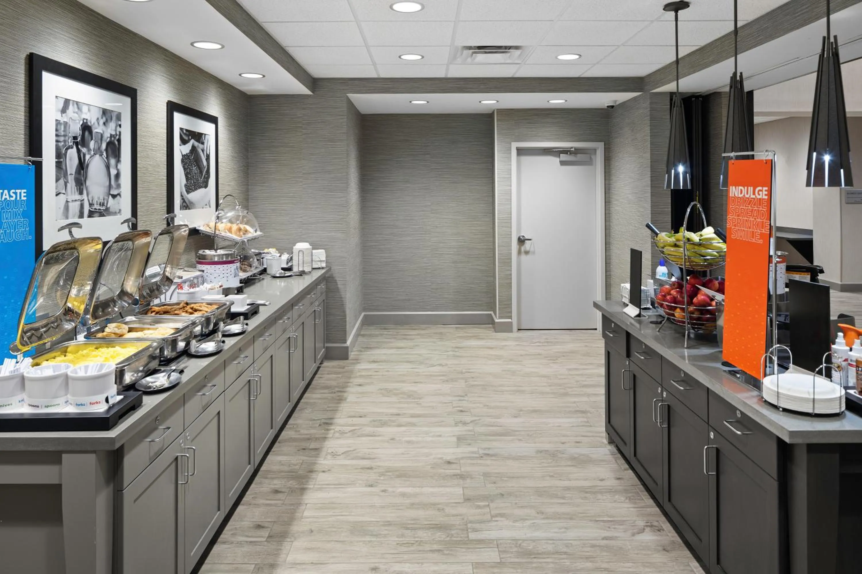 Breakfast in Hampton Inn & Suites Cranberry Township/Mars