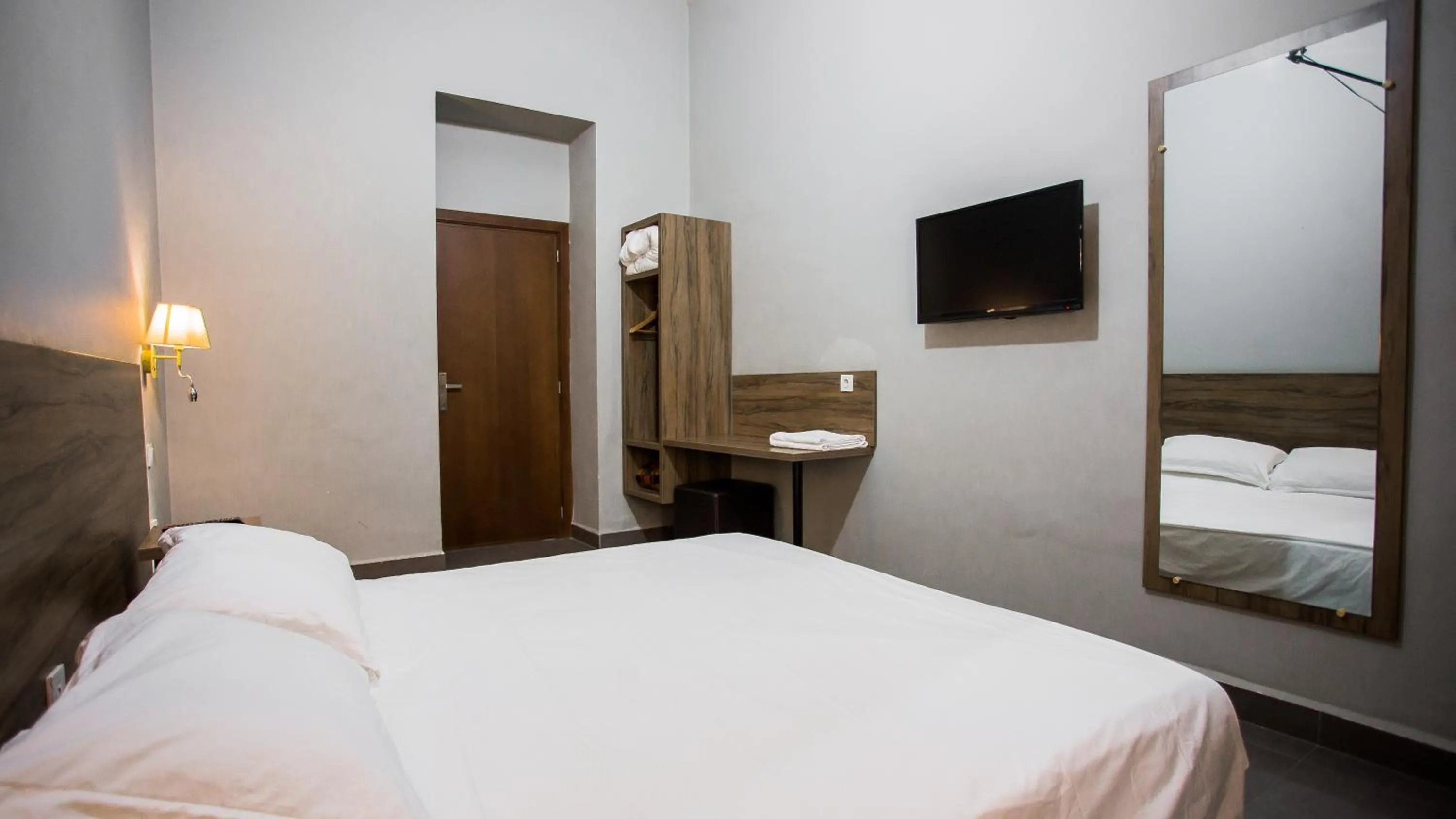 Bed in Hôtel Olympic