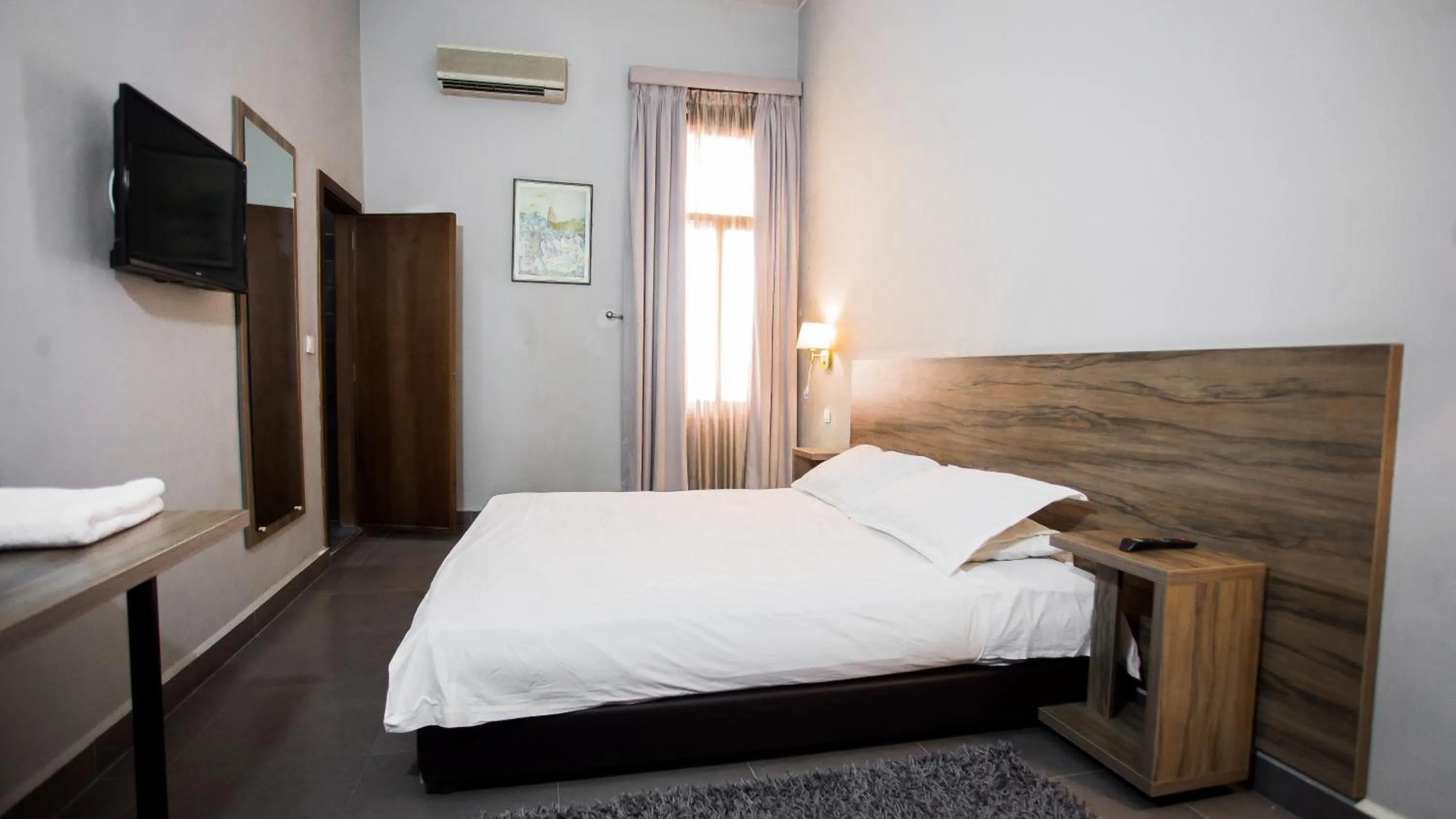 Bedroom, Bed in Hôtel Olympic