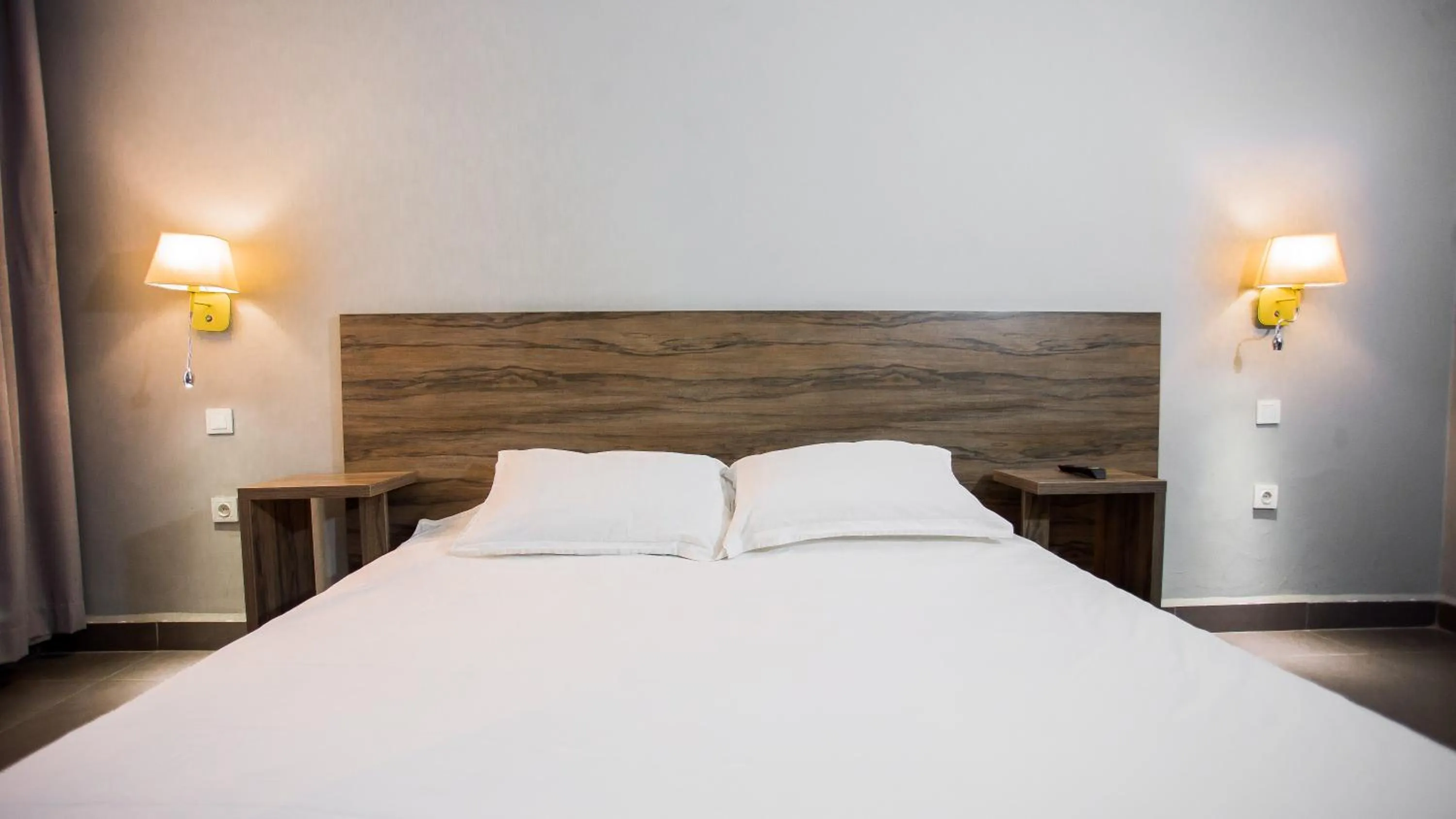 Bed in Hôtel Olympic