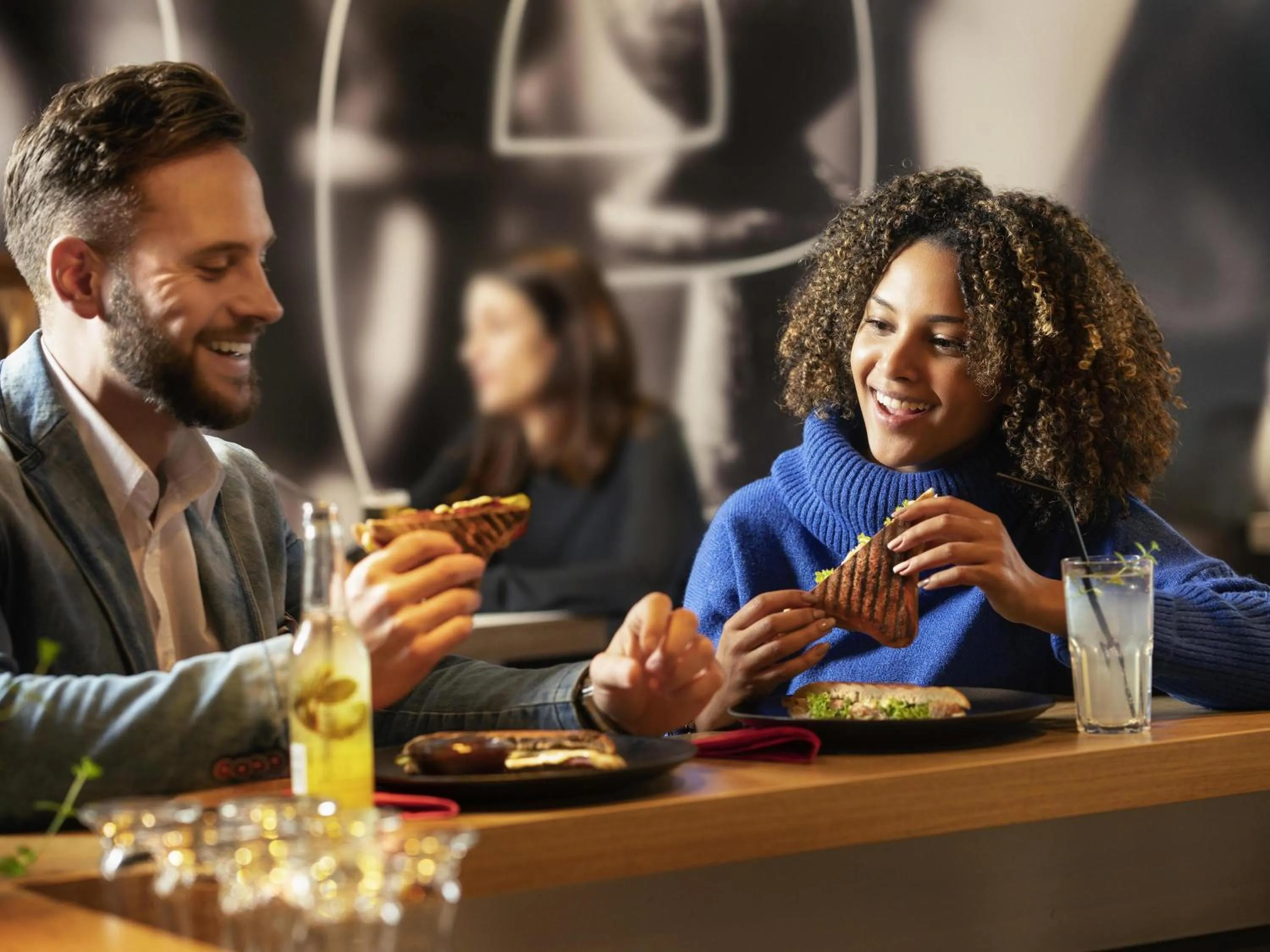 Lounge or bar in ibis Coventry Centre