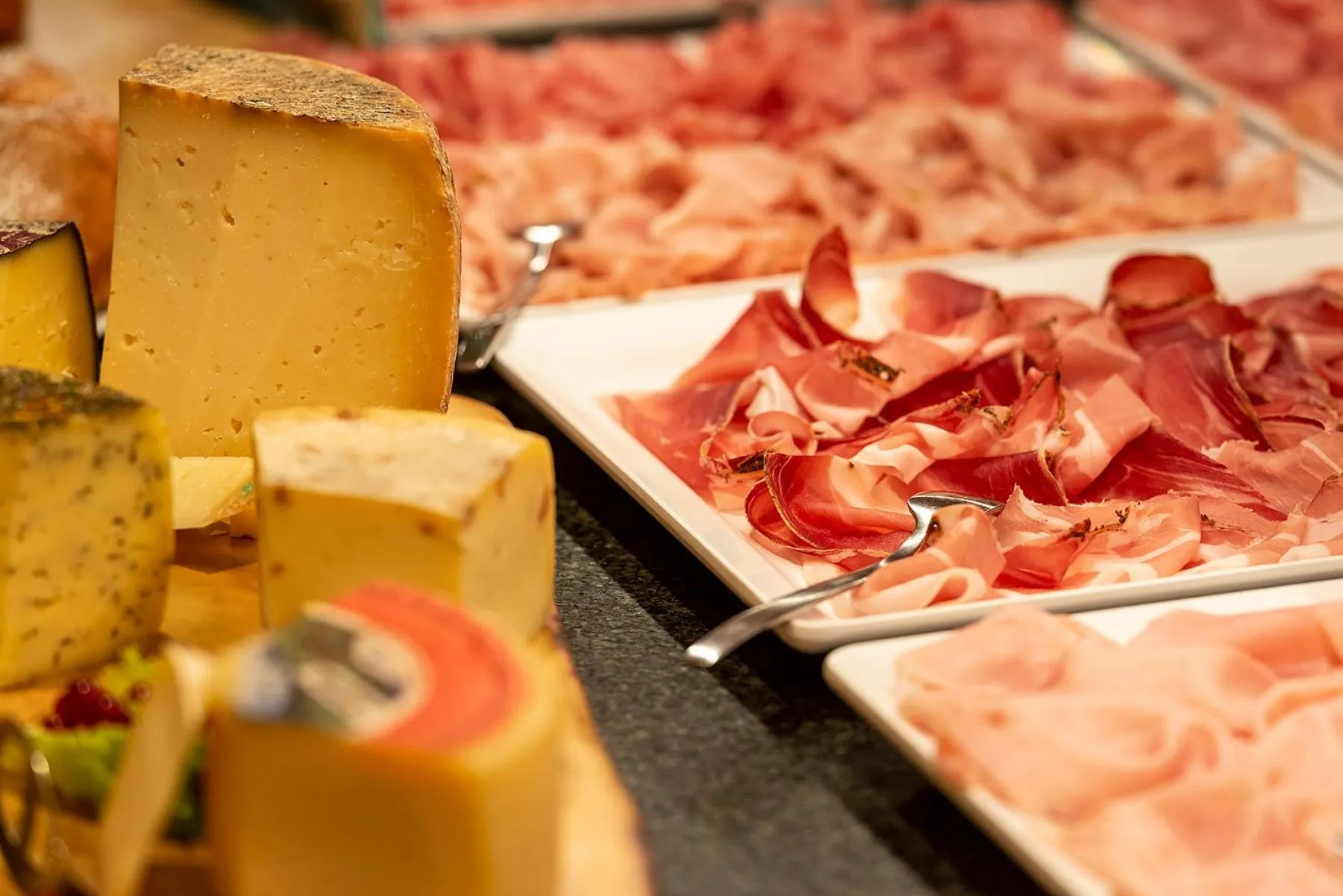 Food and drinks in Hotel Ambiez